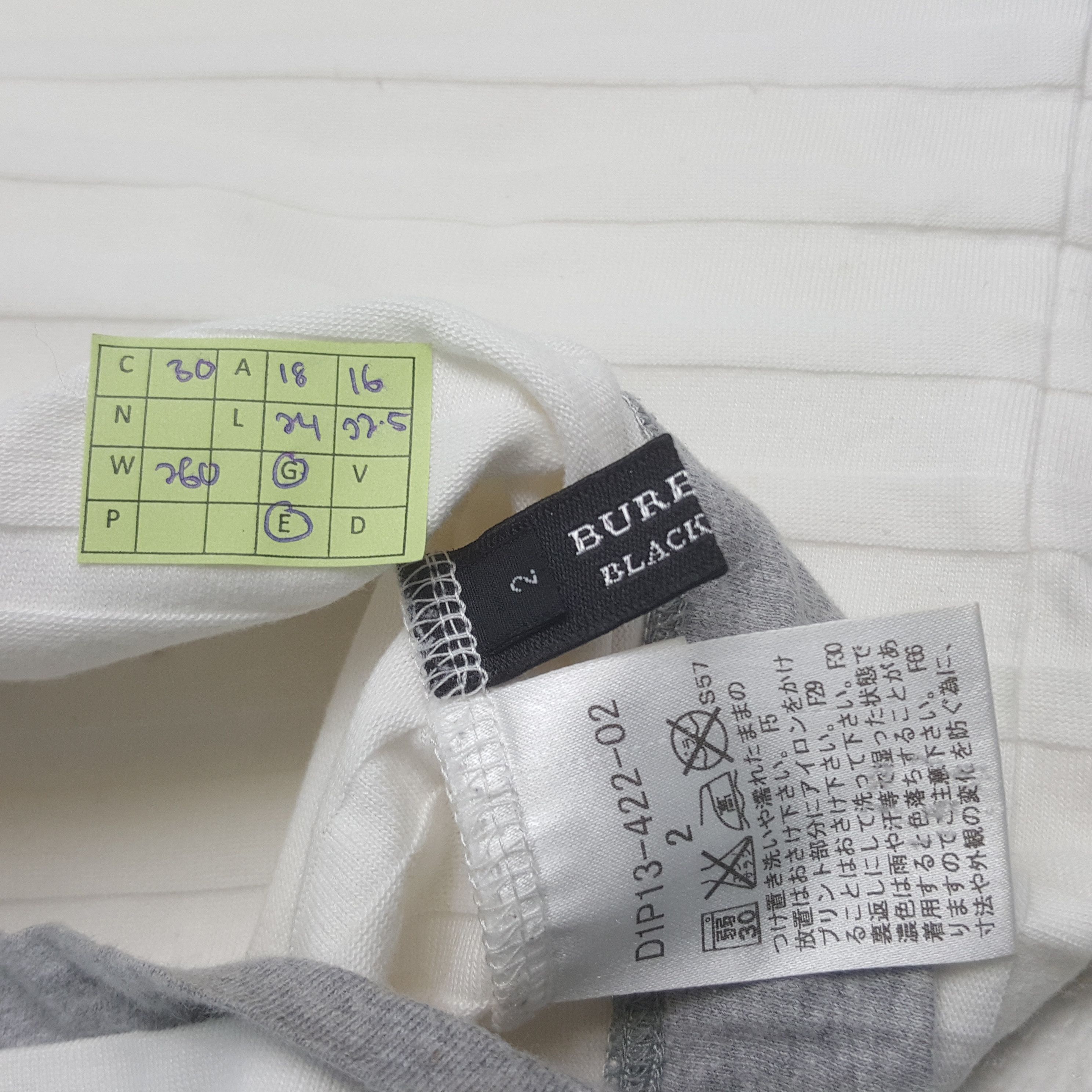 Burberry Vintage Burberry London Long Sleeve Tshirt RR30 Size US S / EU 44-46 / 1 - 8 Thumbnail