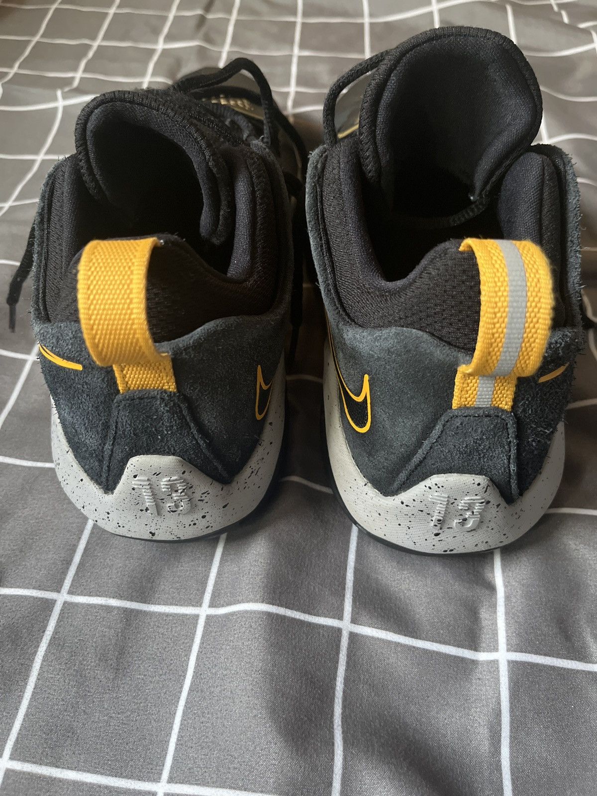 Nike PG1 Black University Gold Size 7Y Size US 7 / EU 40 - 4 Thumbnail