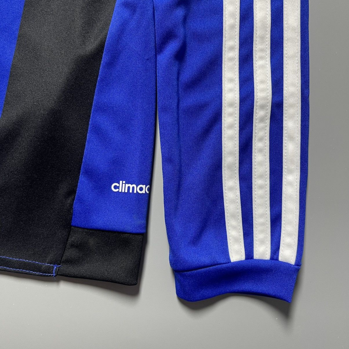 Vintage ADIDAS SOCCER FOOTBALL LONG SLEEVE JERSEY 9-10 Y SIZE Size US XXS / EU 40 - 3 Thumbnail