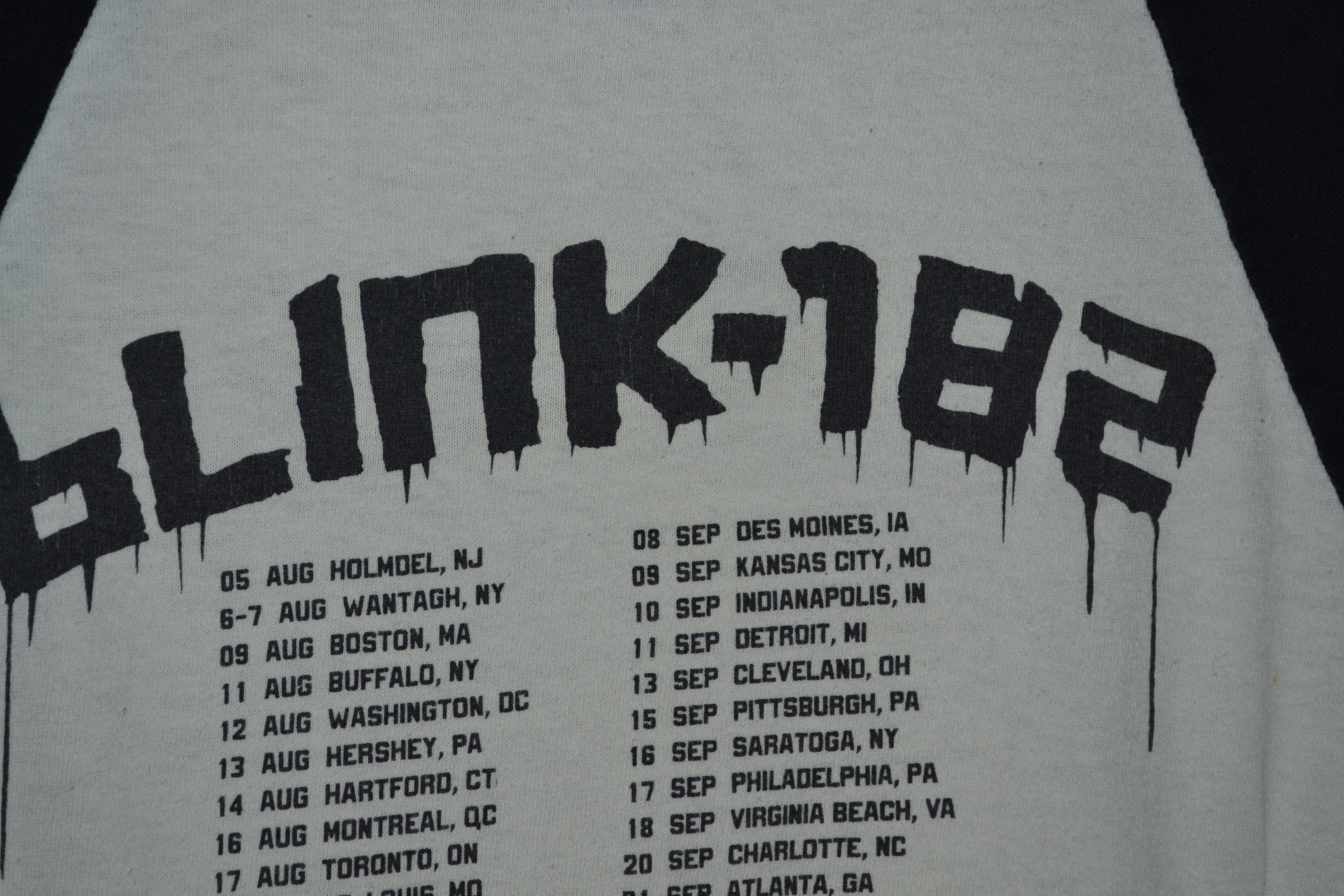 Band Tees Blink-182 Raglan T-shirt 2011 Tour Size S Size US S / EU 44-46 / 1 - 5 Thumbnail