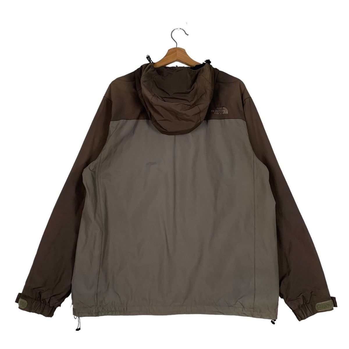 The North Face THE NORTH FACE Colorblock Hoodie Jacket #0400-C18 Size US L / EU 52-54 / 3 - 7 Thumbnail