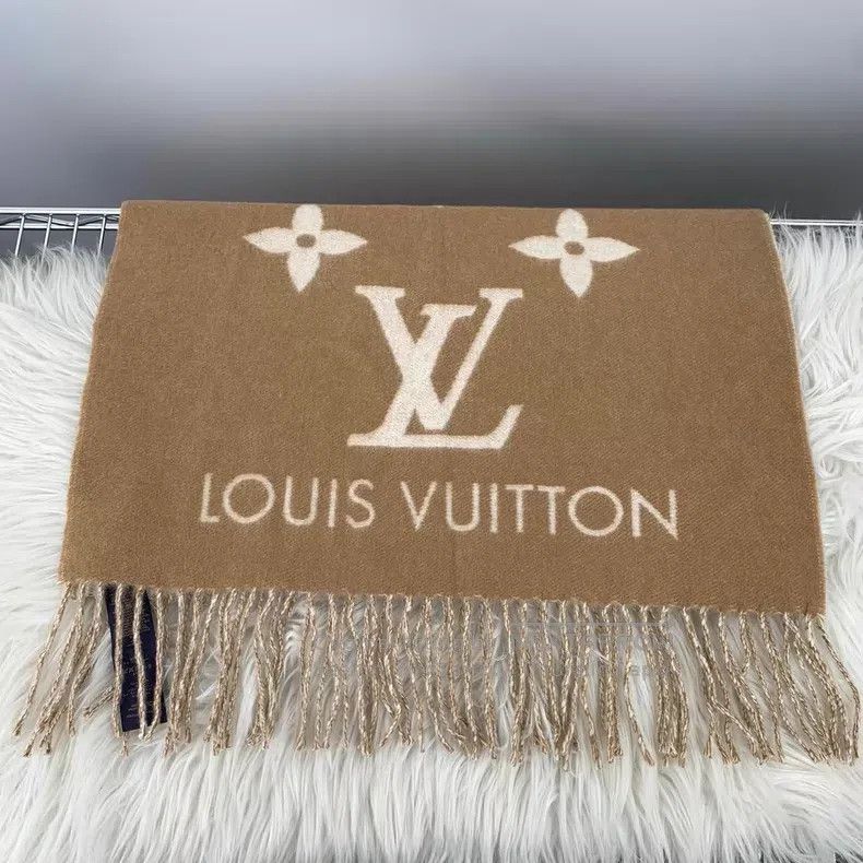 Louis Vuitton Louis Vuitton Tuddy cream-colored double-sided fringed cas Size ONE SIZE - 4 Thumbnail