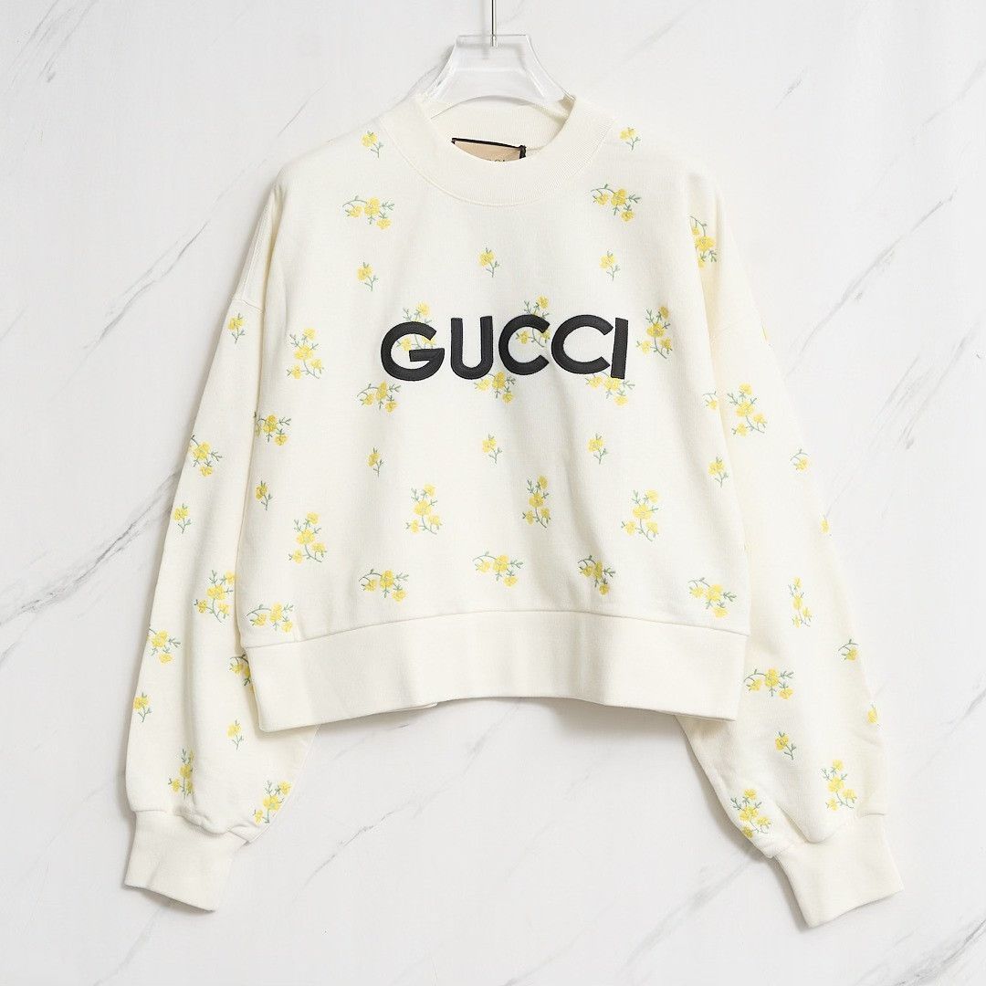 Gucci Gucci Women's Heavy Floral Embroidered Sweatshirt Size M / US 6-8 / IT 42-44 - 1 Thumbnail