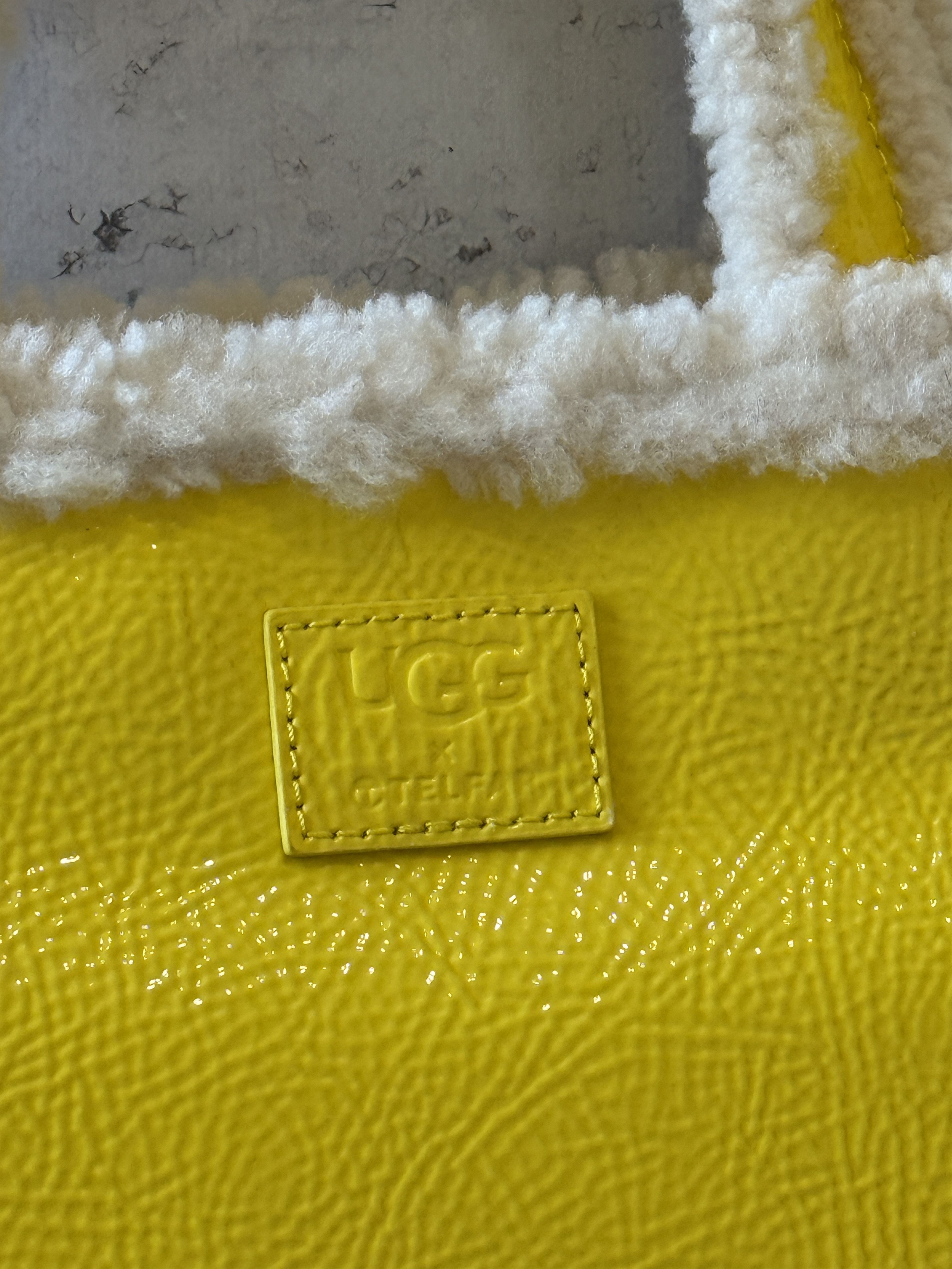 Telfar × Ugg UGG X TELFAR MEDIUM SHOPPER CRINKLE YELLOW TAX Size ONE SIZE - 5 Thumbnail