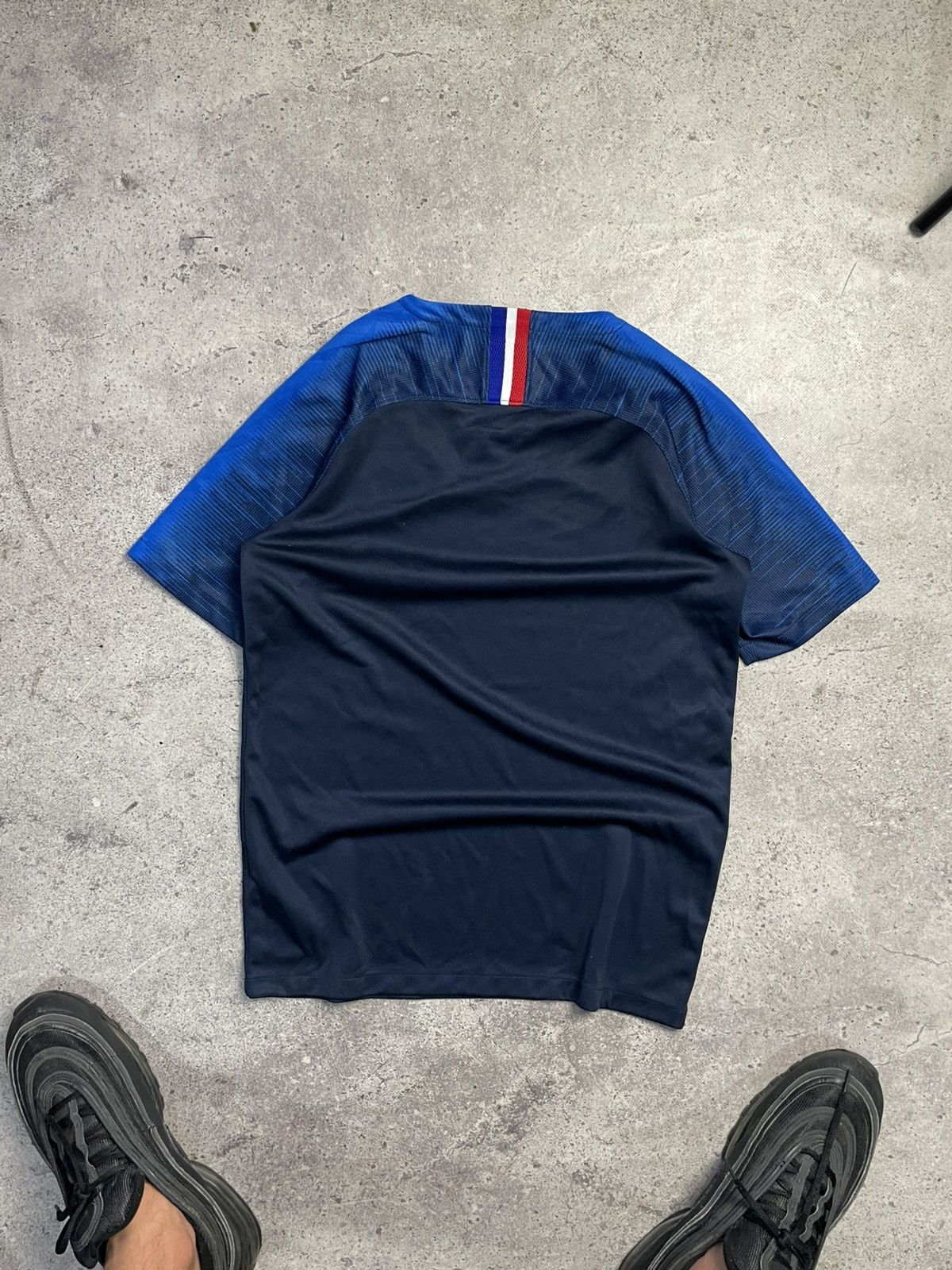 Nike 2018 2020 France National Nike Home Kit Soccer Jersey Shirt Size US XS / EU 42 / 0 - 5 Thumbnail