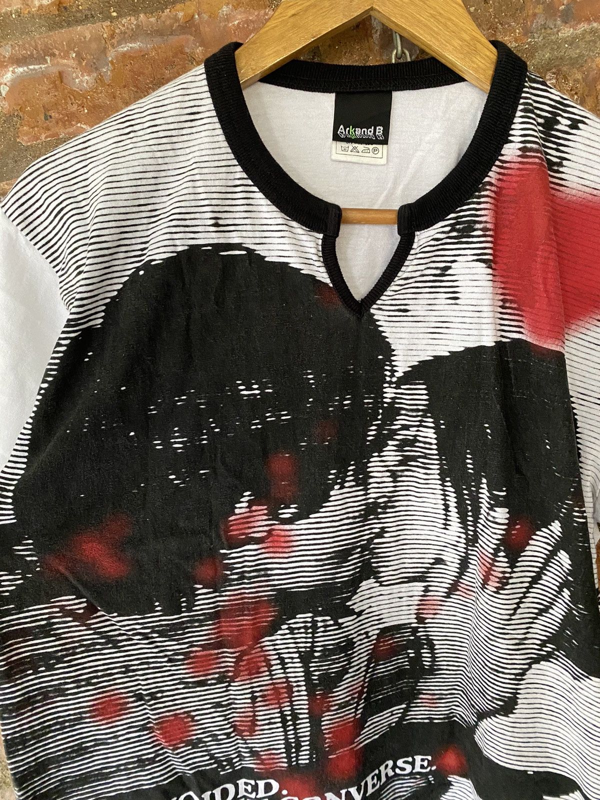 Japanese Brand 2000s Arkand B Japan Poem Sex Kiss illusion graphic Size US M / EU 48-50 / 2 - 5 Thumbnail