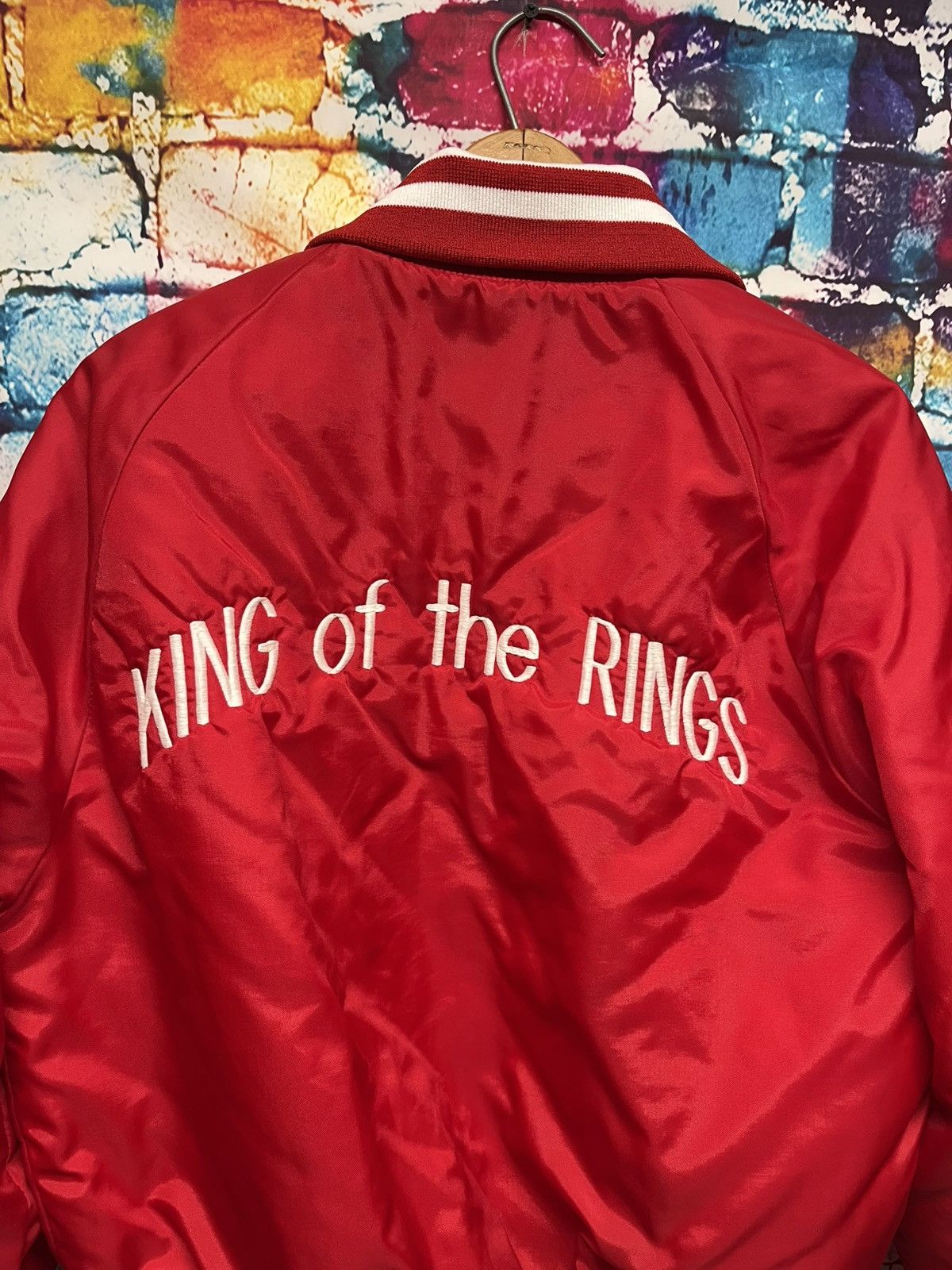 Holloway × Vintage Vintage Bomber Jacket M Red Holloway of the Rings Size US M / EU 48-50 / 2 - 8 Thumbnail