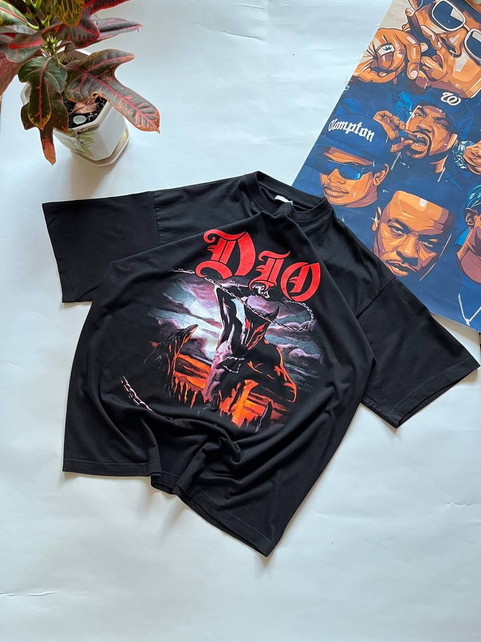 Band Tees Dio Holy Diver Vintage 00s Band Tee Size US XL / EU 56 / 4 - 1 Thumbnail