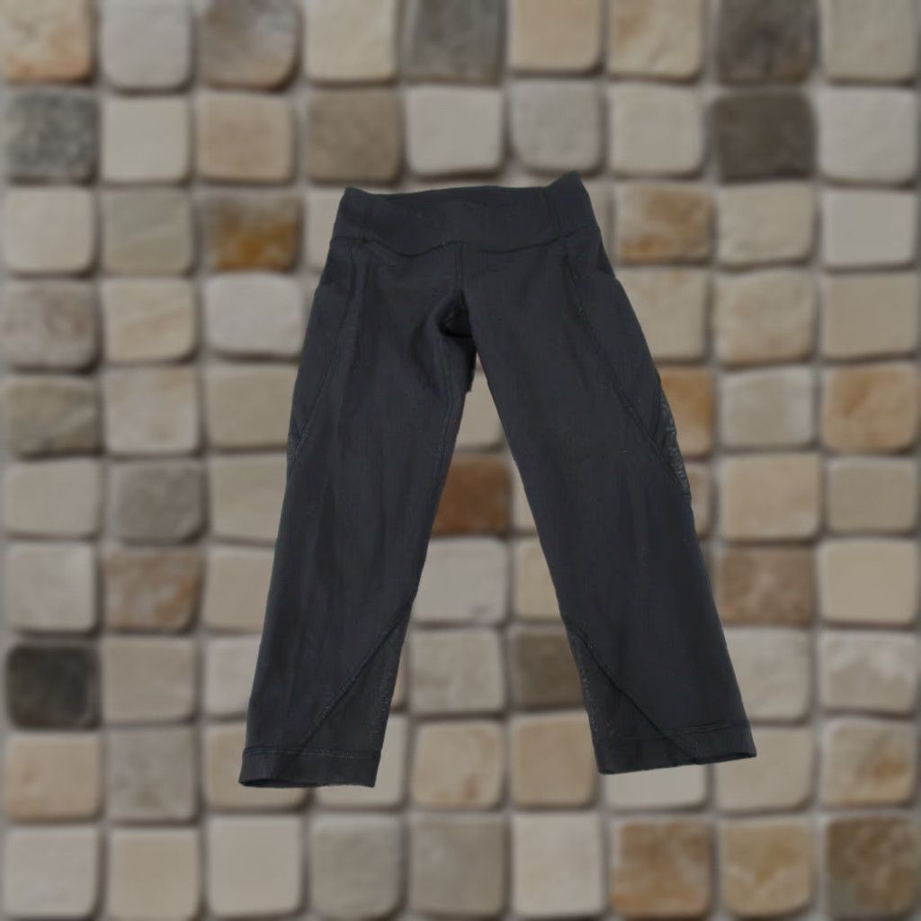 Lululemon VINTAGE Lululemon Women's Leggings Cropped Athletic Activewear Running Black Size 4 Size 27" / US 4 / IT 40 - 1 Thumbnail