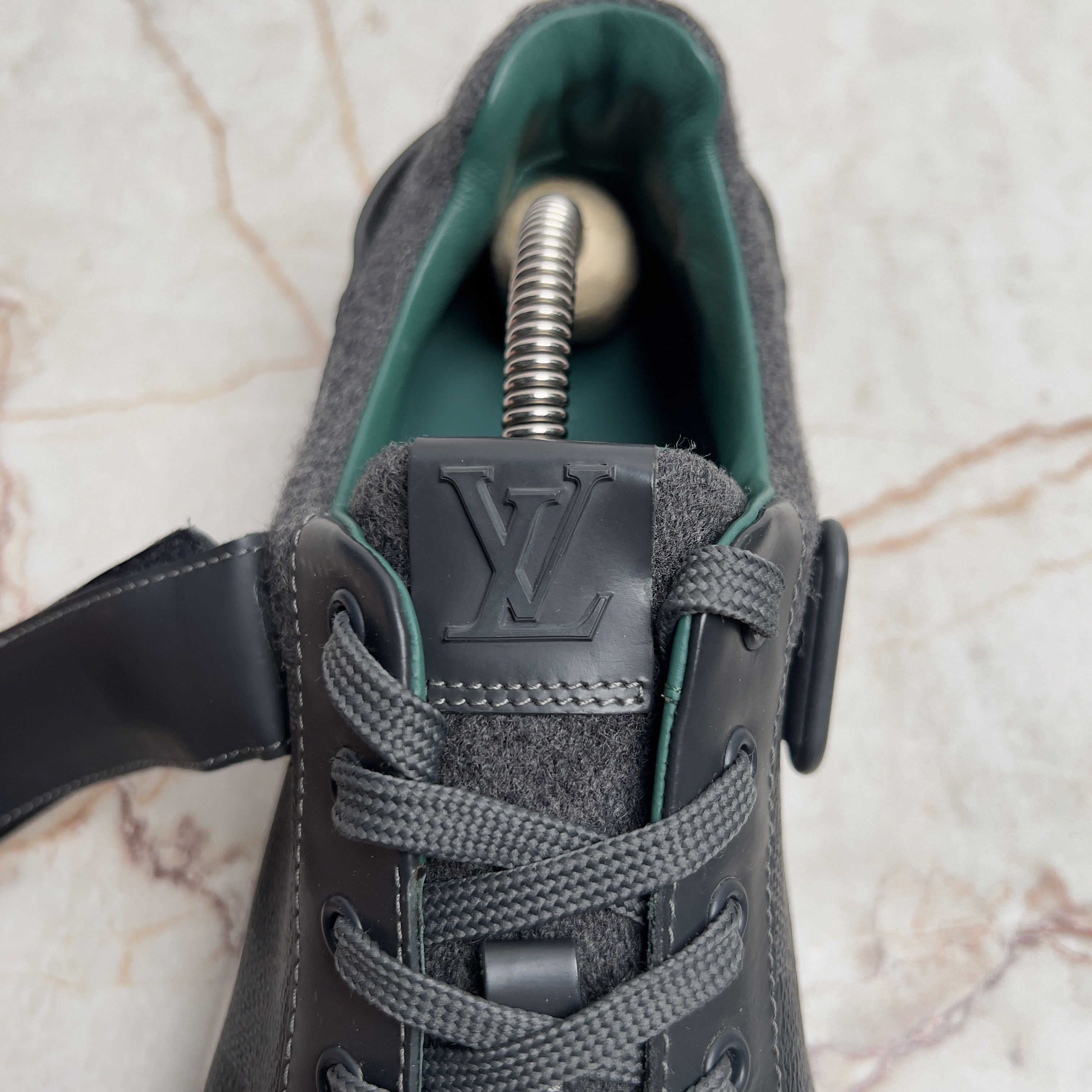 Louis Vuitton Elliptic Sneakers Graphite Damier Leather Size US 9.5 / EU 42-43 - 6 Thumbnail