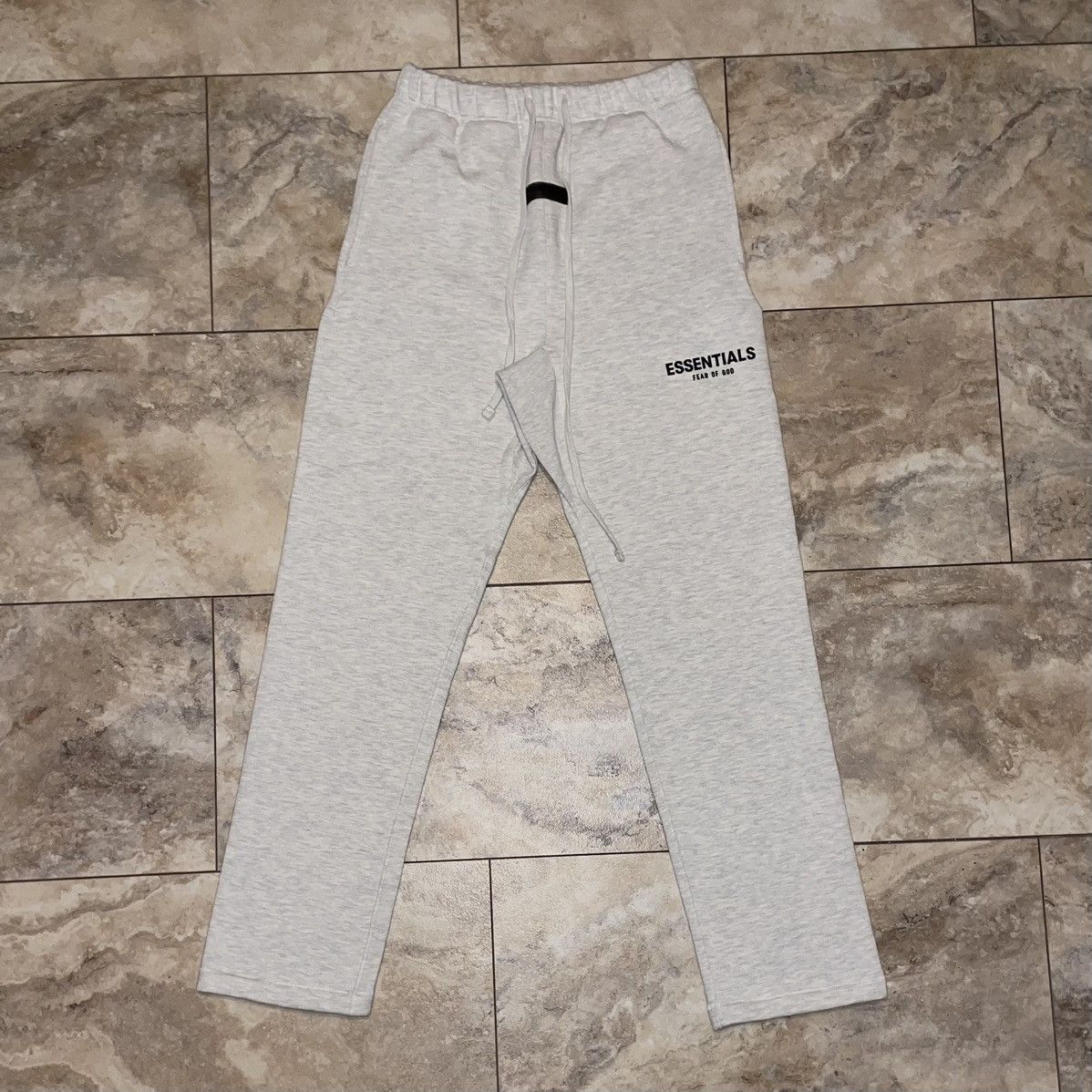 2022 Fear of God Essentials Relaxed Sweatpants Light Oatmeal