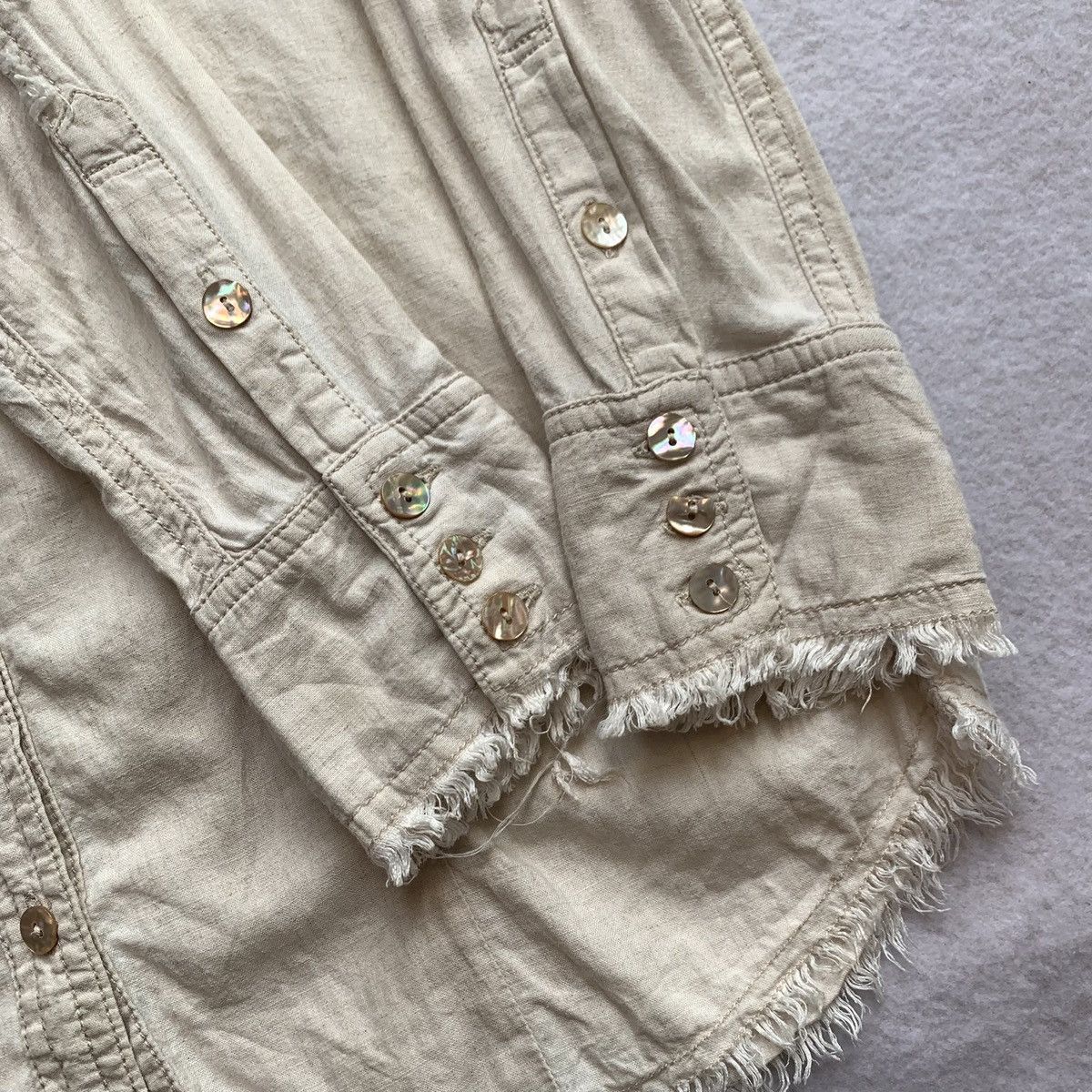 Japanese Brand 2000s G.O.A Frayed Pearl Button Safari Shirt Size US S / EU 44-46 / 1 - 5 Thumbnail