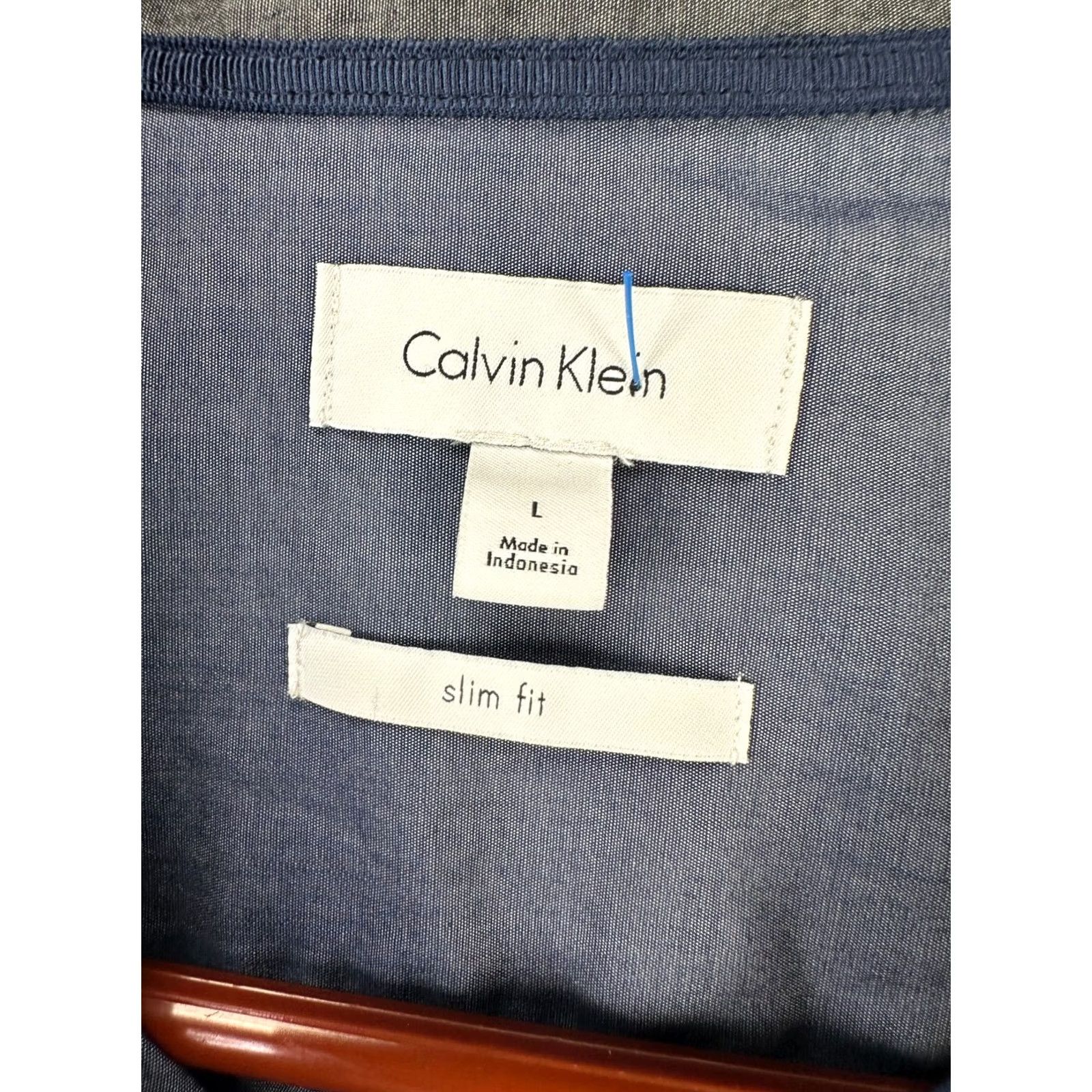 Calvin Klein Calvin Klein Button-Up Shirt Mens Large Blue 100% Cotton Slim Fit Flap Pocket Button Up Short Sleeves? Size US L / EU 52-54 / 3 - 5 Thumbnail