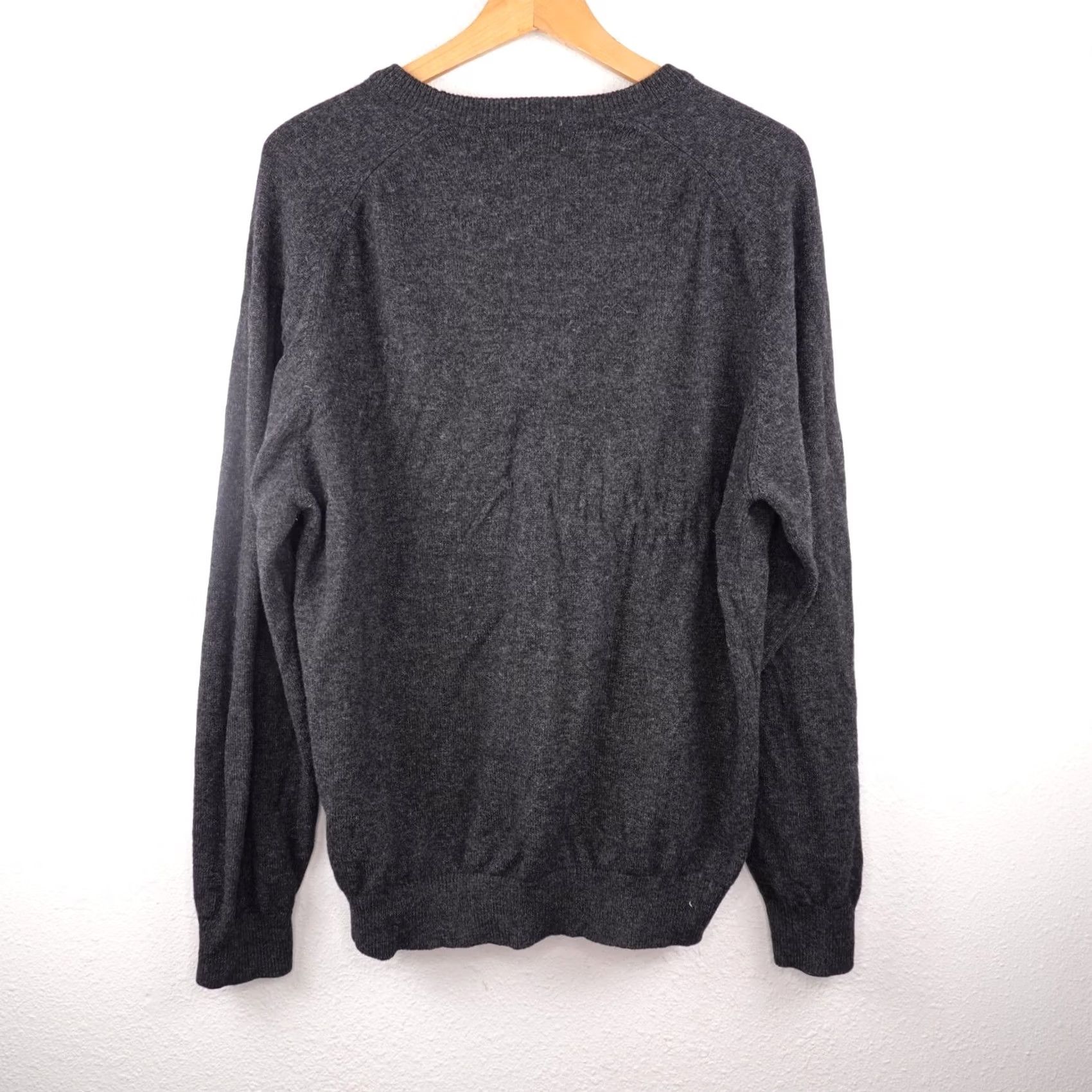 Vintage VINTAGE Woolrich Pullover Sweater Dark Gray L Wool V-Neck Long Sleeve Men’s 90s Classic Dad Preppy Lightweight Knit Regular Fit Size L Size US L / EU 52-54 / 3 - 7 Thumbnail