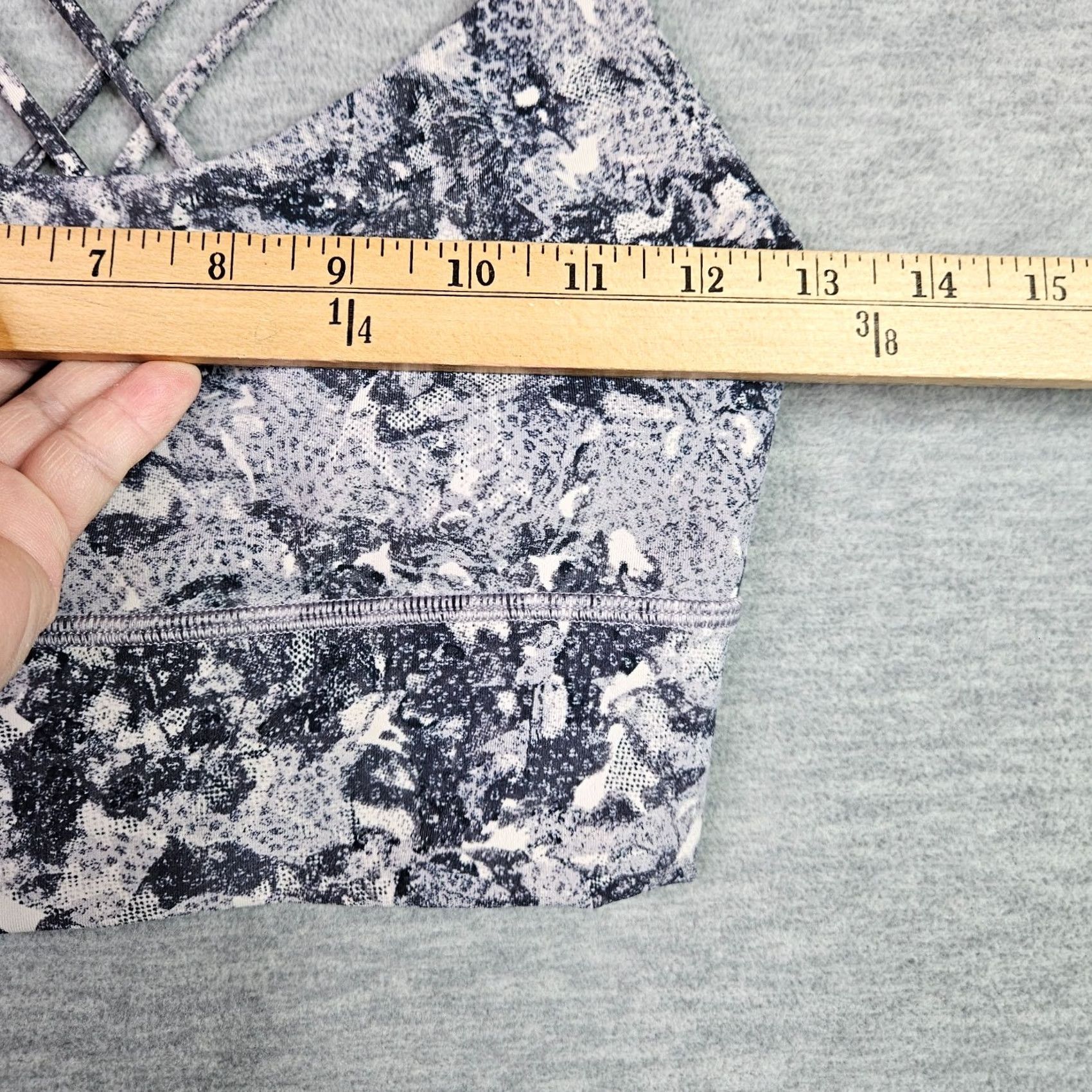 Lululemon Lululemon Energy Bra Shirt Womens 6 Yoga Activewear Top Multicolor Sleeveless V-Neck Back Strappy Print 90s? Size ONE SIZE - 5 Thumbnail