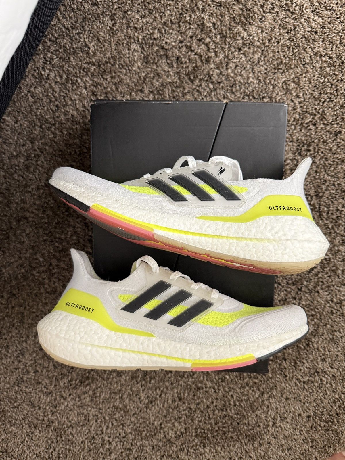 Adidas Ultra Boost Size US 9 / EU 42 - 1 Thumbnail