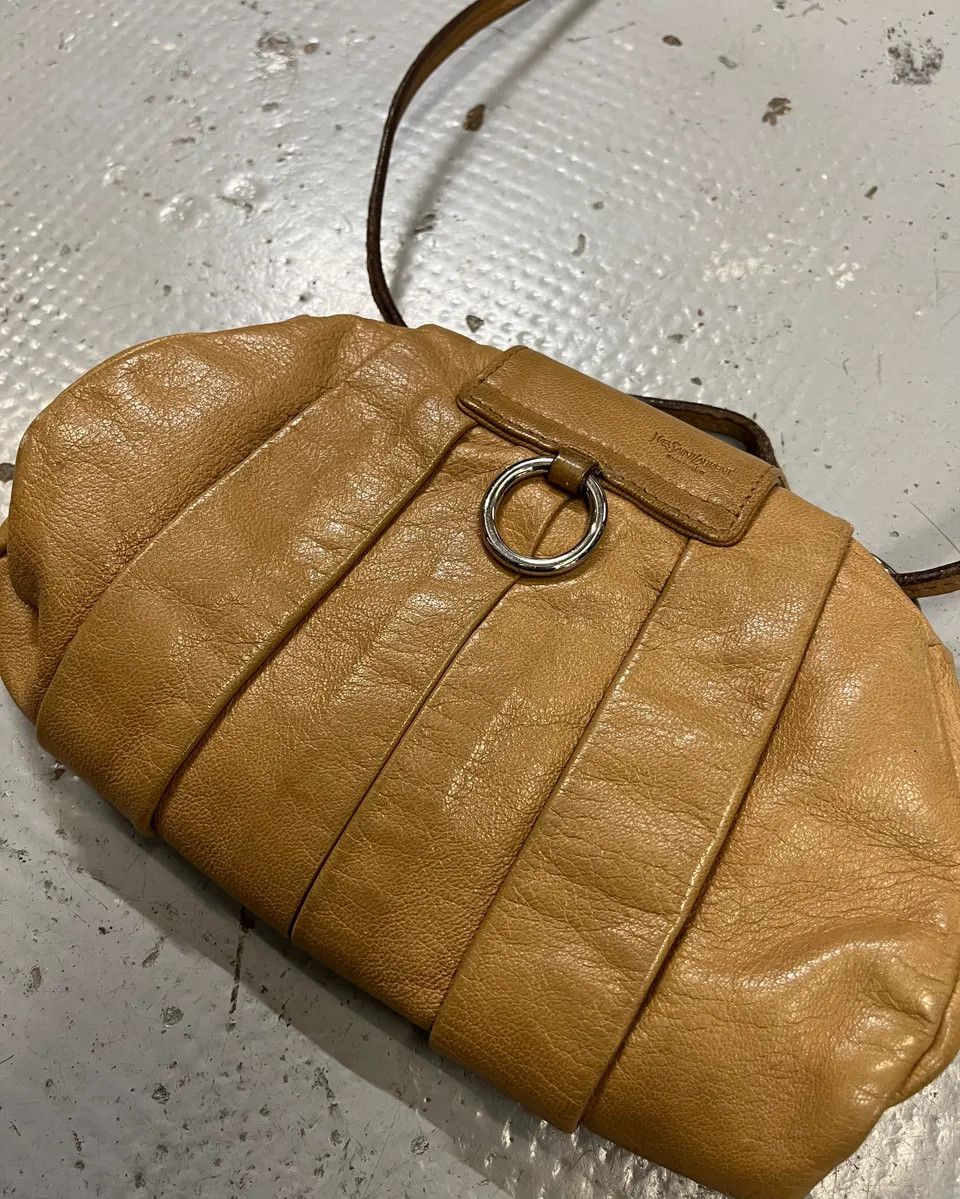 Yves Saint Laurent 2000s Yves Saint Laurent Lips Beige Leather Shoulder Bag by Tom Ford Size ONE SIZE - 9 Thumbnail