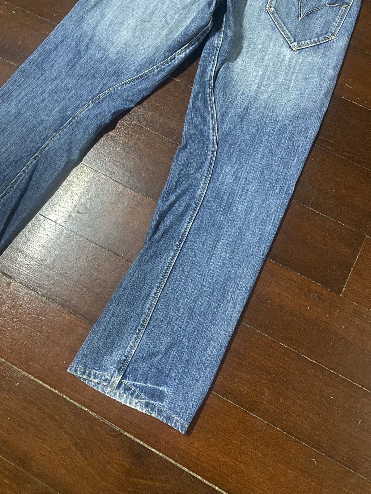 Levi's Vintage Clothing Levis Engineered 1999 mud wash flare Faded Baggy Jeans Size US 35 - 11 Thumbnail