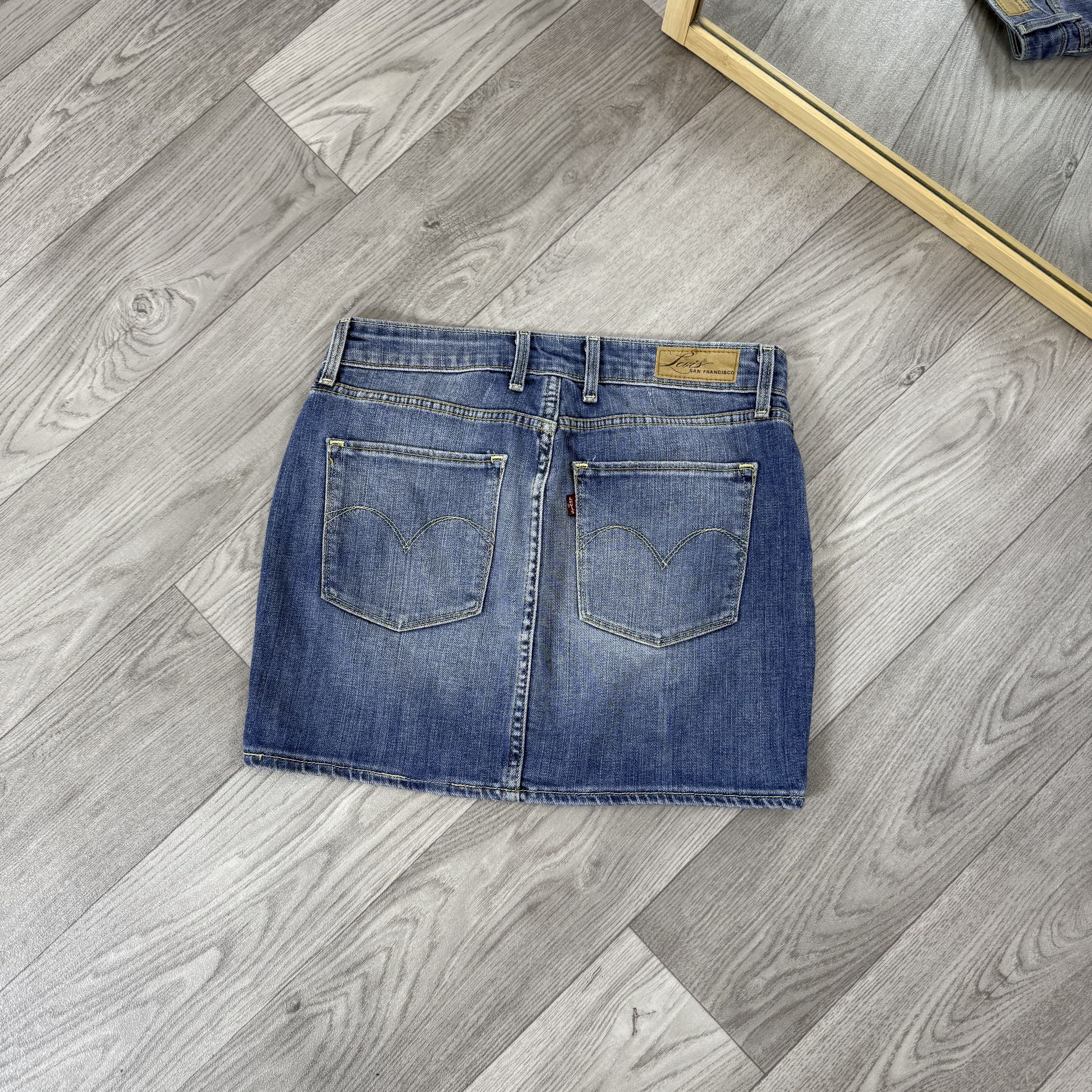 Levi's Vintage Levi's Y2K Mini Skirt Low Rise S Size 26" / US 2 / IT 38 - 1 Thumbnail