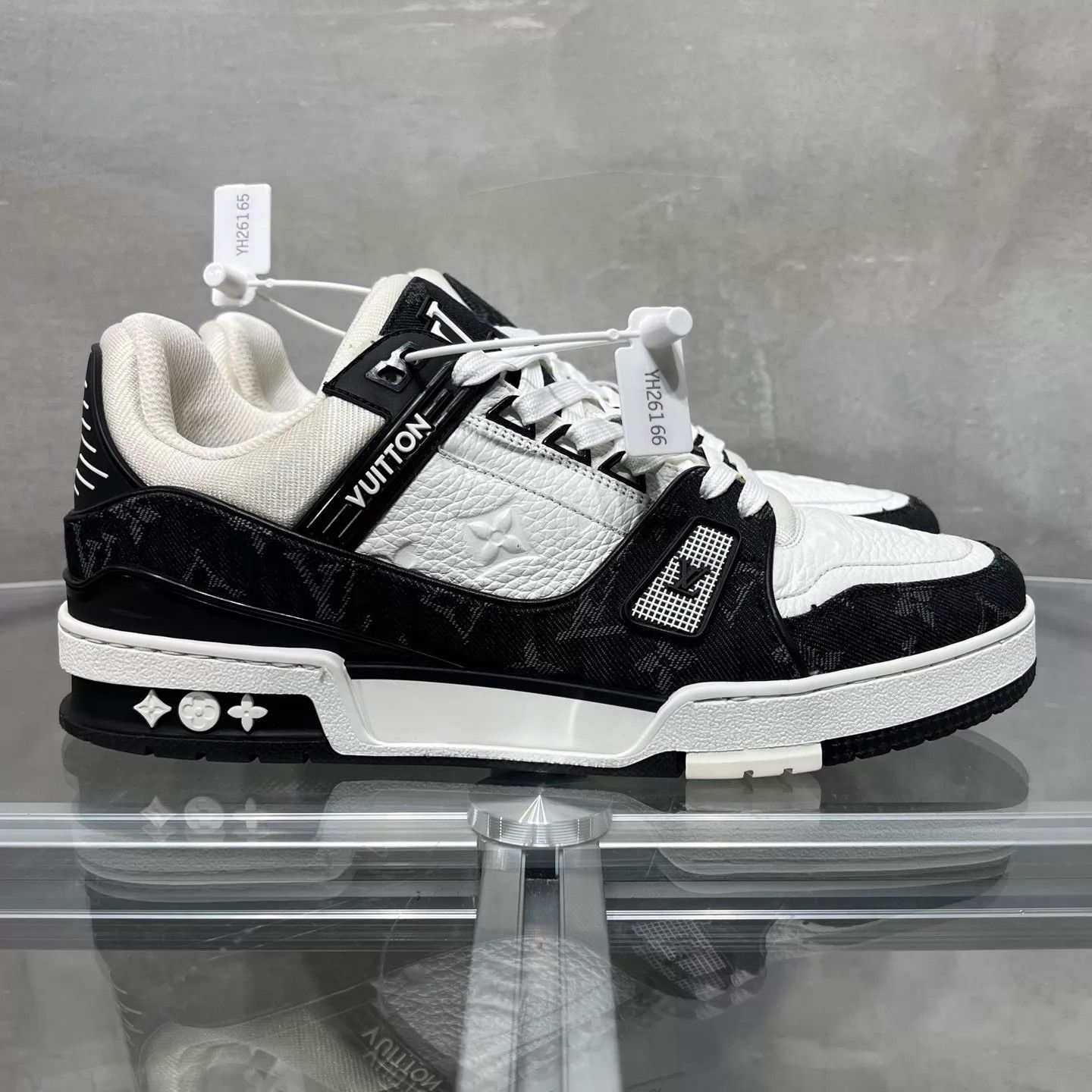 Louis Vuitton LV Trainer Black & White Denim UK7.5/41.5 Size US 8.5 / EU 41-42 - 4 Thumbnail