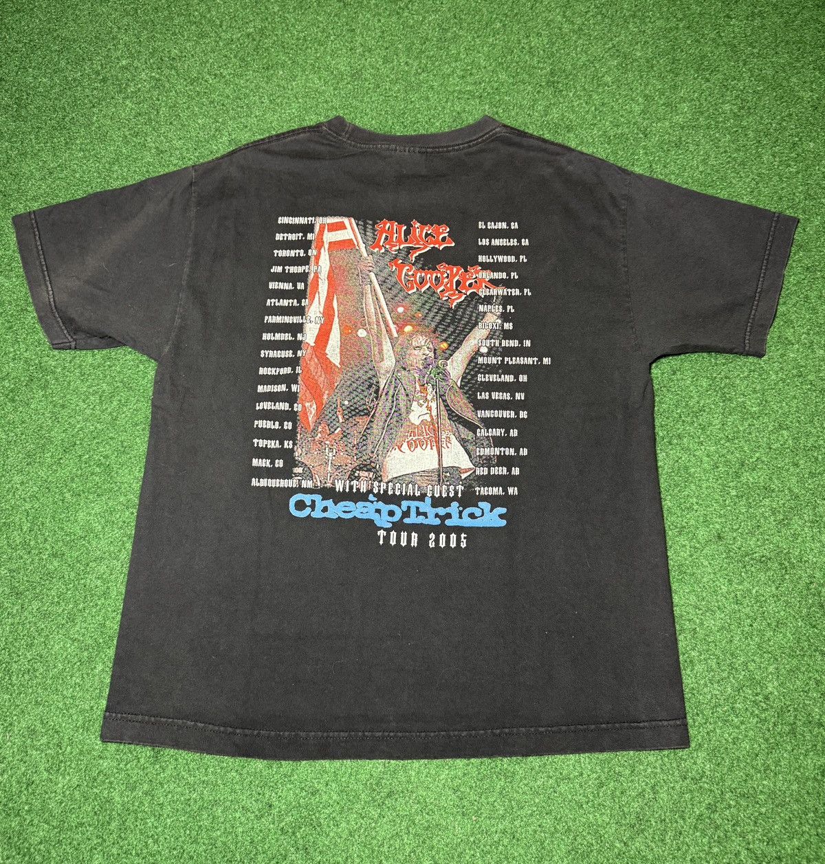 Band Tees × Vintage Vintage 90s Y2K Alice Cooper Cheap Trick Tour Rock T Shirt Size US L / EU 52-54 / 3 - 4 Thumbnail