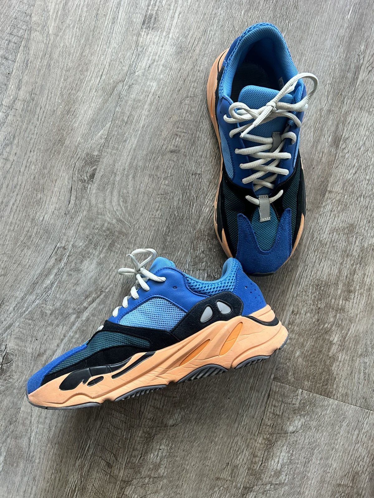 Yeezy Yeezy Boost 700 adidas ‘Bright Blue’ Size US 9.5 / EU 42-43 - 4 Thumbnail