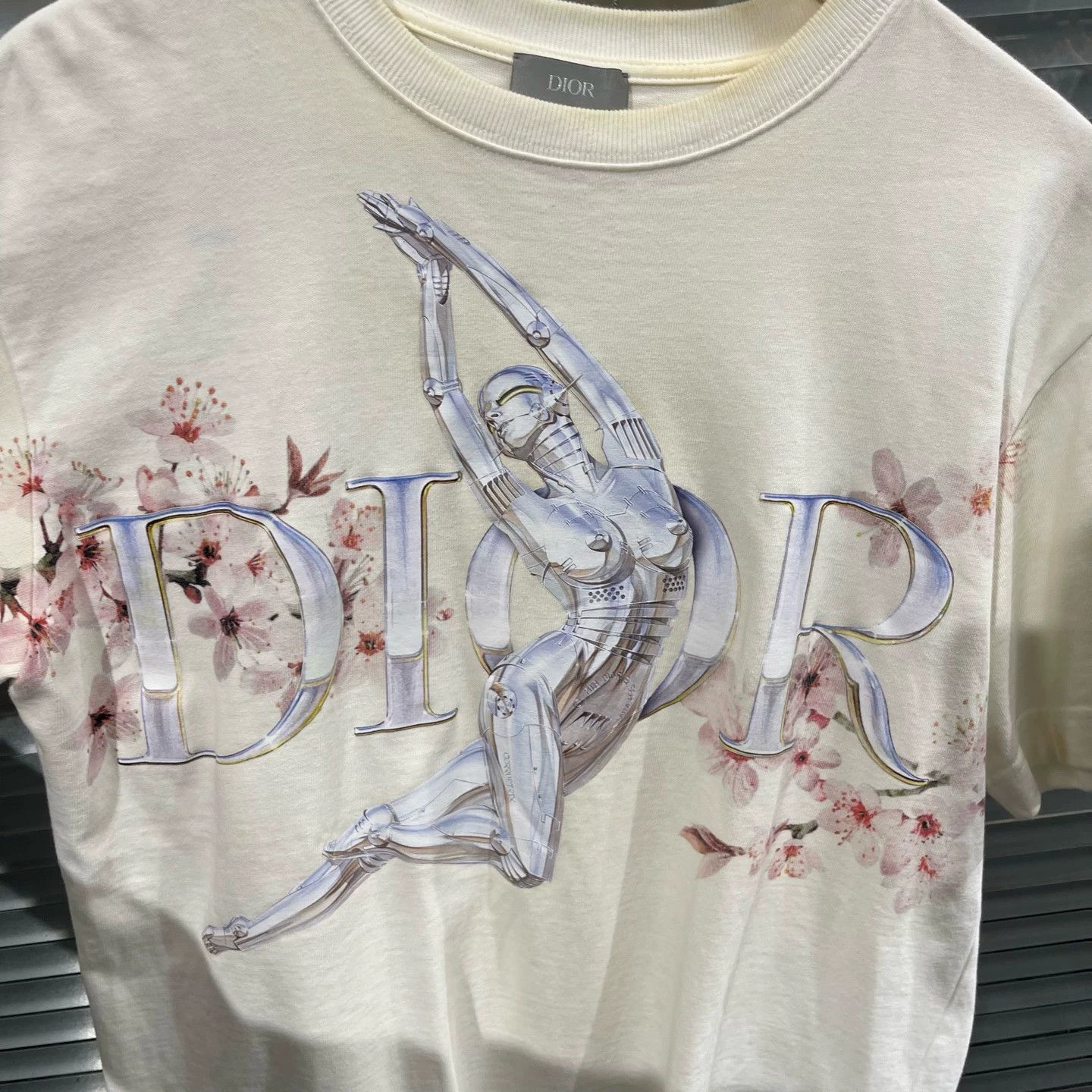 Dior Dior x Hajime Sorayama Sakura Mechanical SS Tee S Size US S / EU 44-46 / 1 - 4 Thumbnail