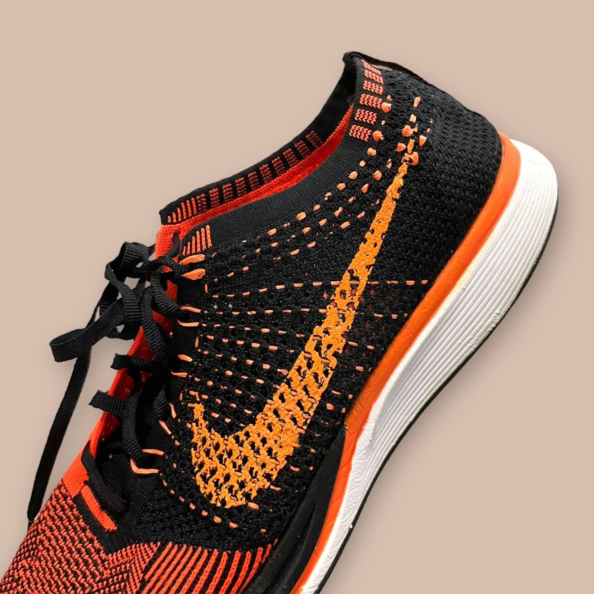 Nike Nike Flyknit Racer "Black Laser Crimson" Size US 10 / EU 43 - 12 Thumbnail