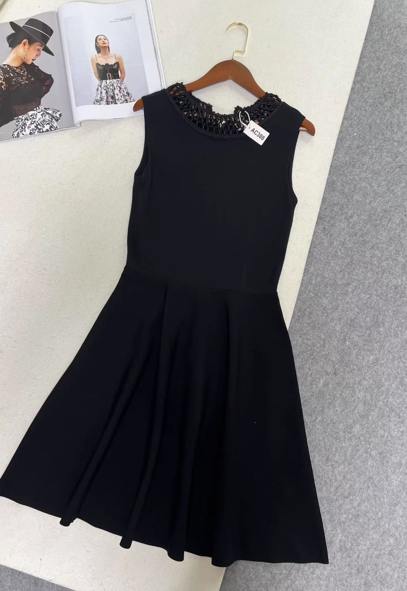Valentino VALENTINO Neck Knit M Dress AC388 FS Size M / US 6-8 / IT 42-44 - 2 Thumbnail