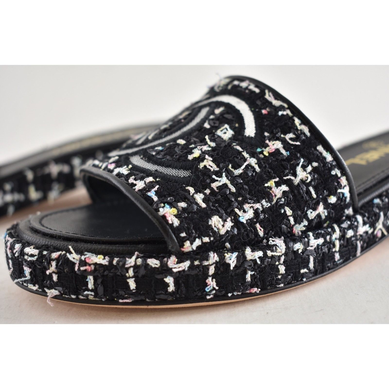 Chanel Chanel 20P Black White Tweed Mesh CC Logo Slide Slip Size US 6.5 / IT 36.5 - 11 Thumbnail