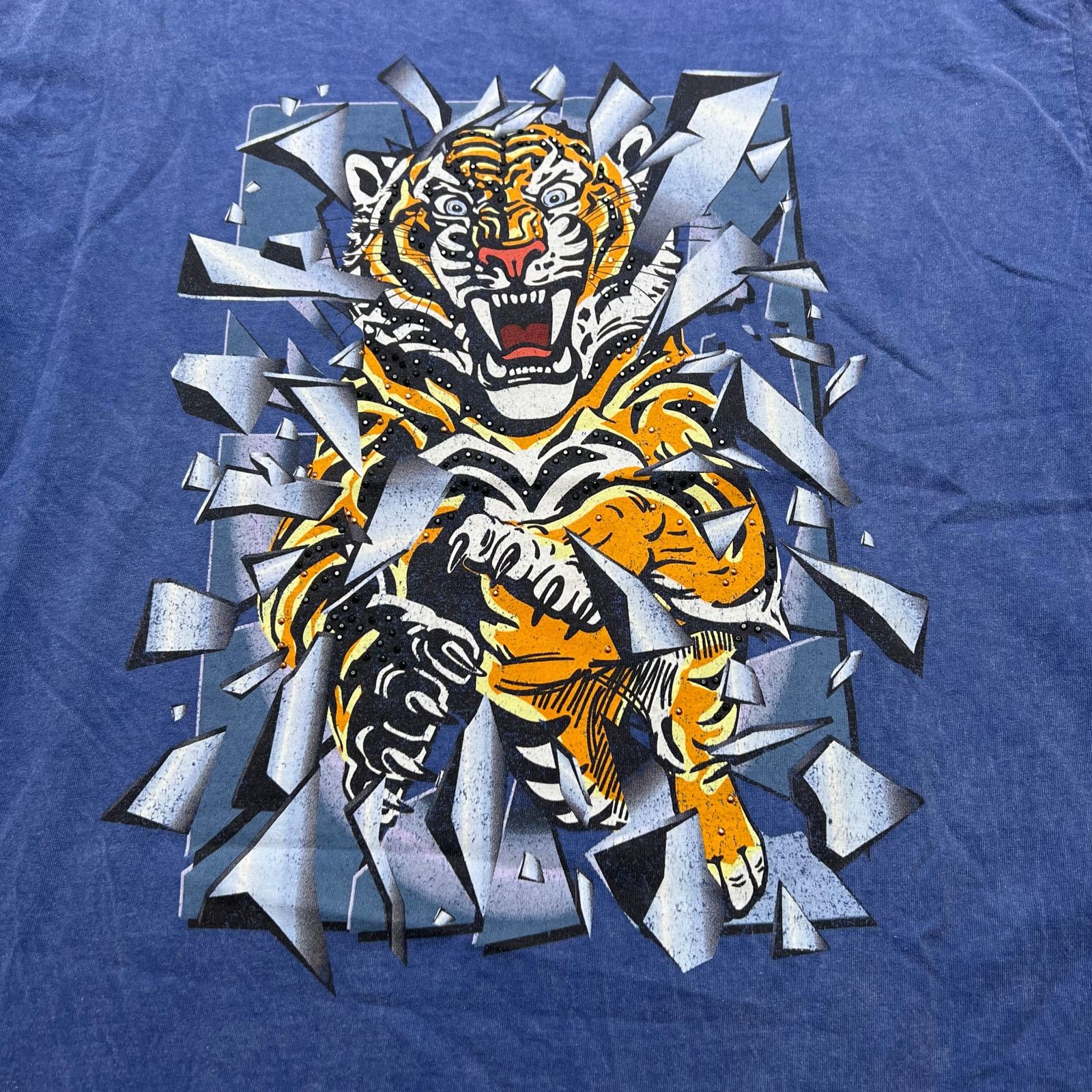 Ed Hardy Vintage Tiger Graphic T-Shirt Blue Faded Y2K Grunge Sz M/L Size US L / EU 52-54 / 3 - 2 Thumbnail