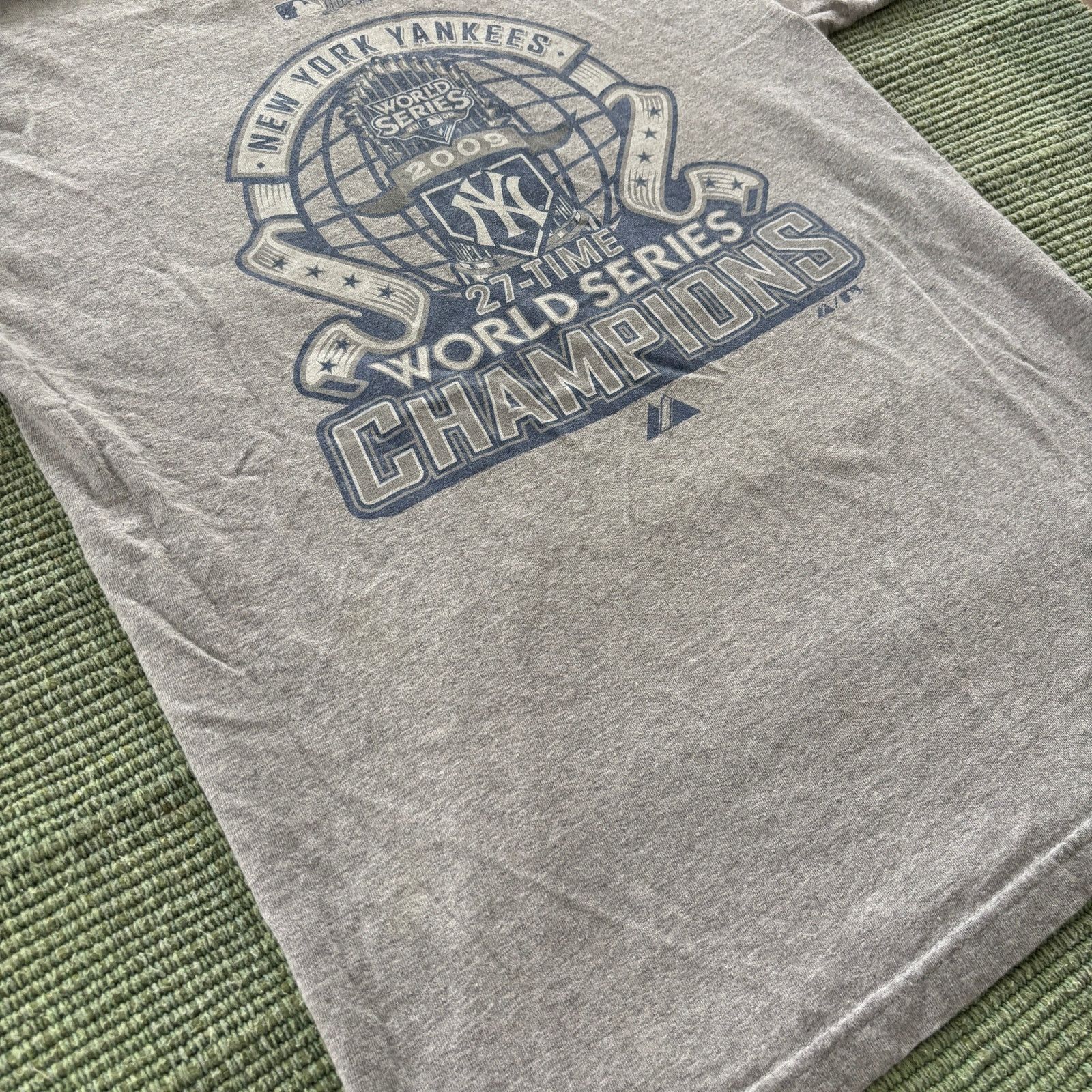 Majestic 2009 New York Yankees World Series Champions Tee Sz M/L Size US M / EU 48-50 / 2 - 6 Thumbnail