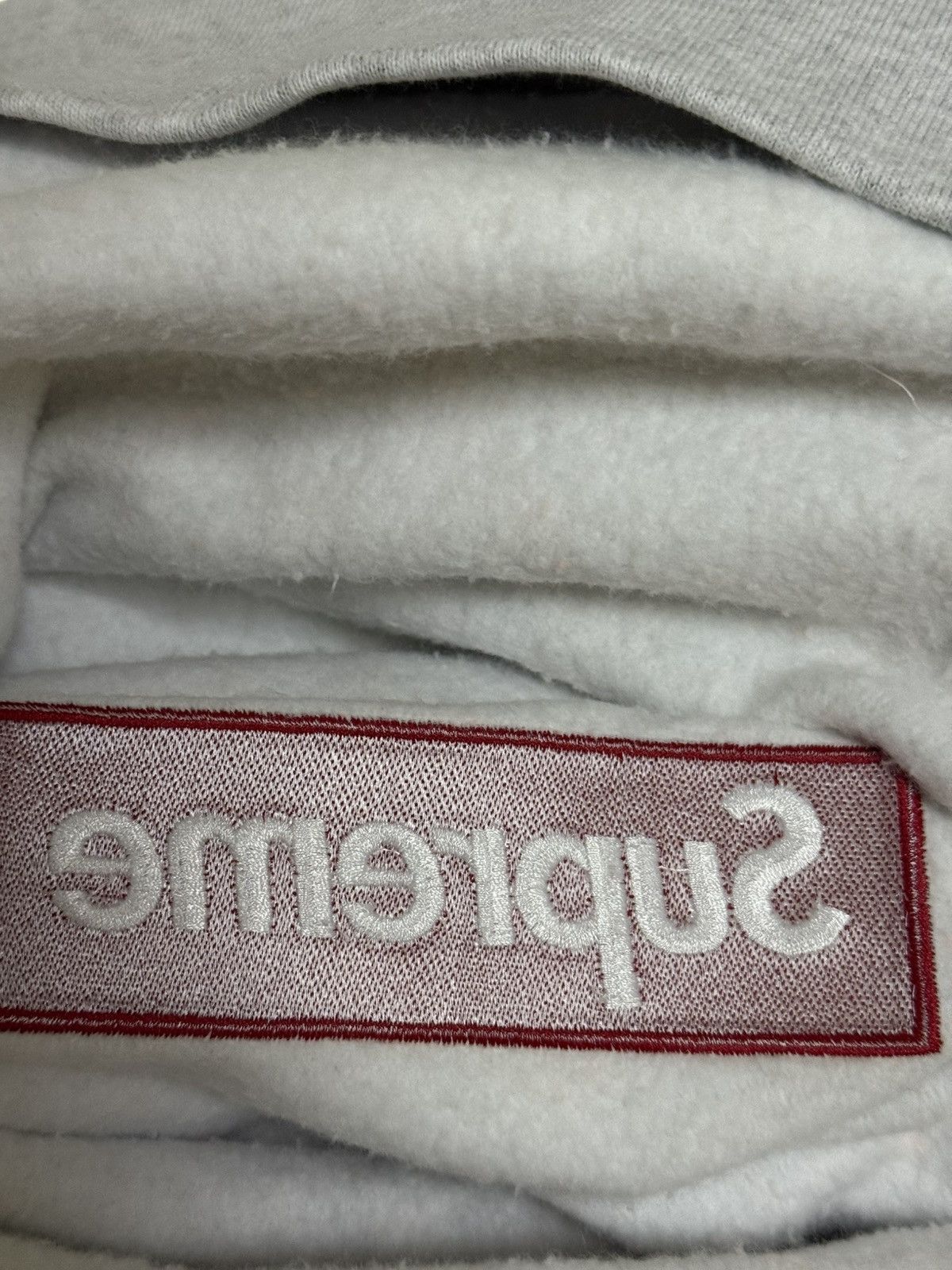 Supreme Supreme fw18 grey box logo crewneck red on grey Size US L / EU 52-54 / 3 - 9 Thumbnail