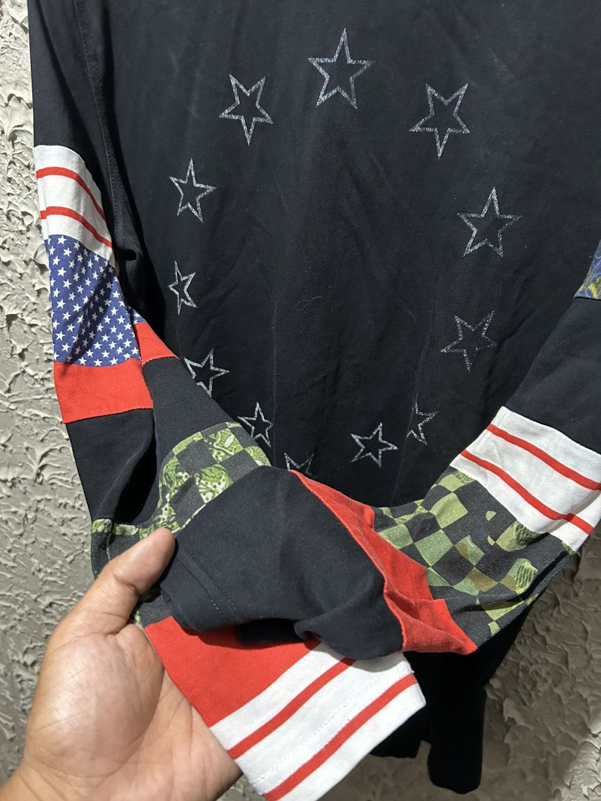 Givenchy givenchy ticsi era L/s starspatchwork Size US L / EU 52-54 / 3 - 3 Thumbnail