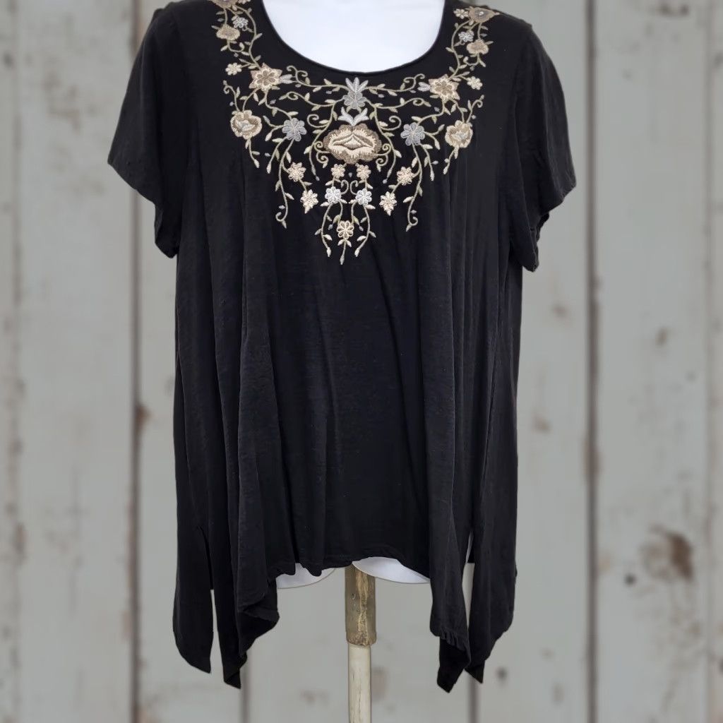 Vintage Terre Bleue Blouse Women's XXL Black Floral Embroidered Top Asymmetrical Tunic Cap Sleeve Jersey Cotton Vintage? No — Not Vintage. Size XXL / US 16-18 / IT 52-54 - 1 Thumbnail