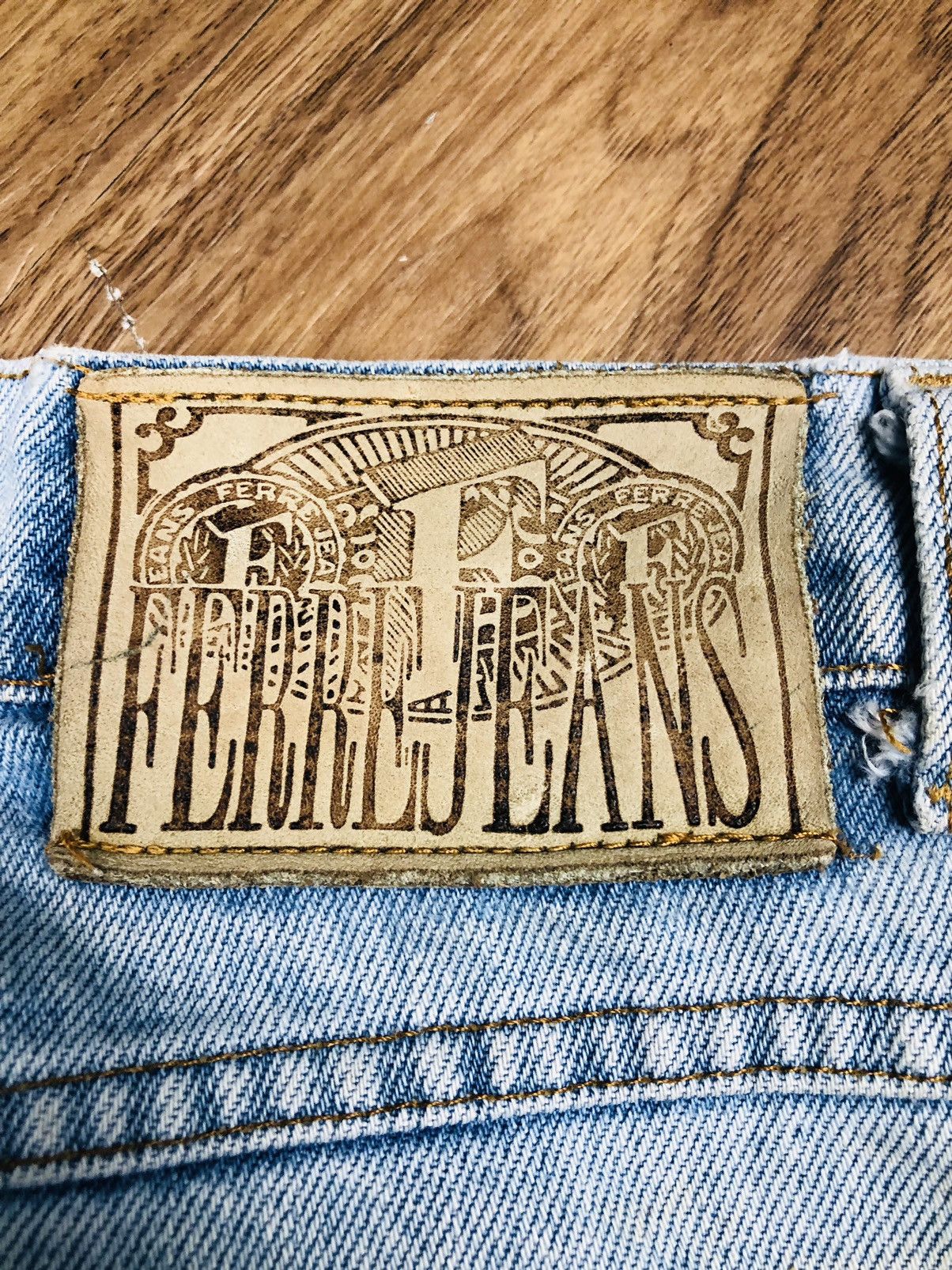 Ferre FERRE JEANS Vintage Light Wash 90s (37) Size US 31 - 17 Thumbnail