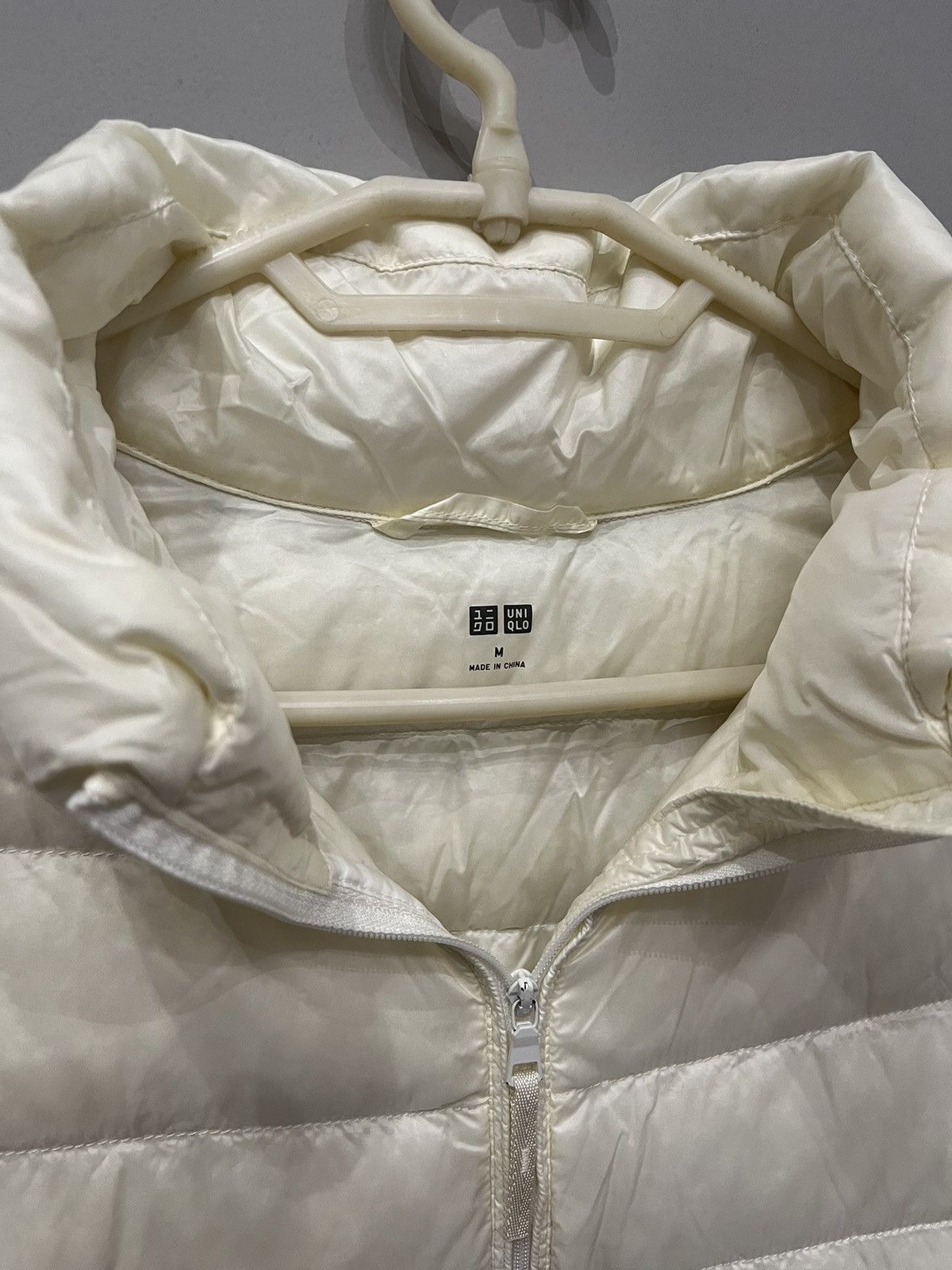 Uniqlo Uniqlo light down jacket women’s size M Size M / US 6-8 / IT 42-44 - 3 Thumbnail