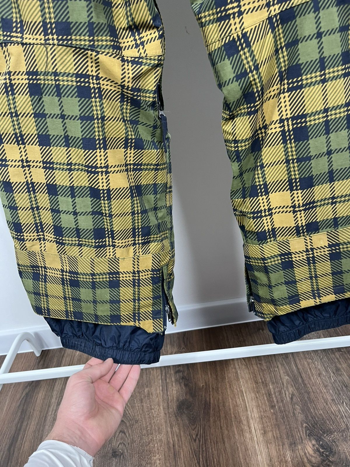 Burton Burton Plaid Snowboard Pants Cargo Shell XL Size US 36 / EU 52 - 18 Thumbnail