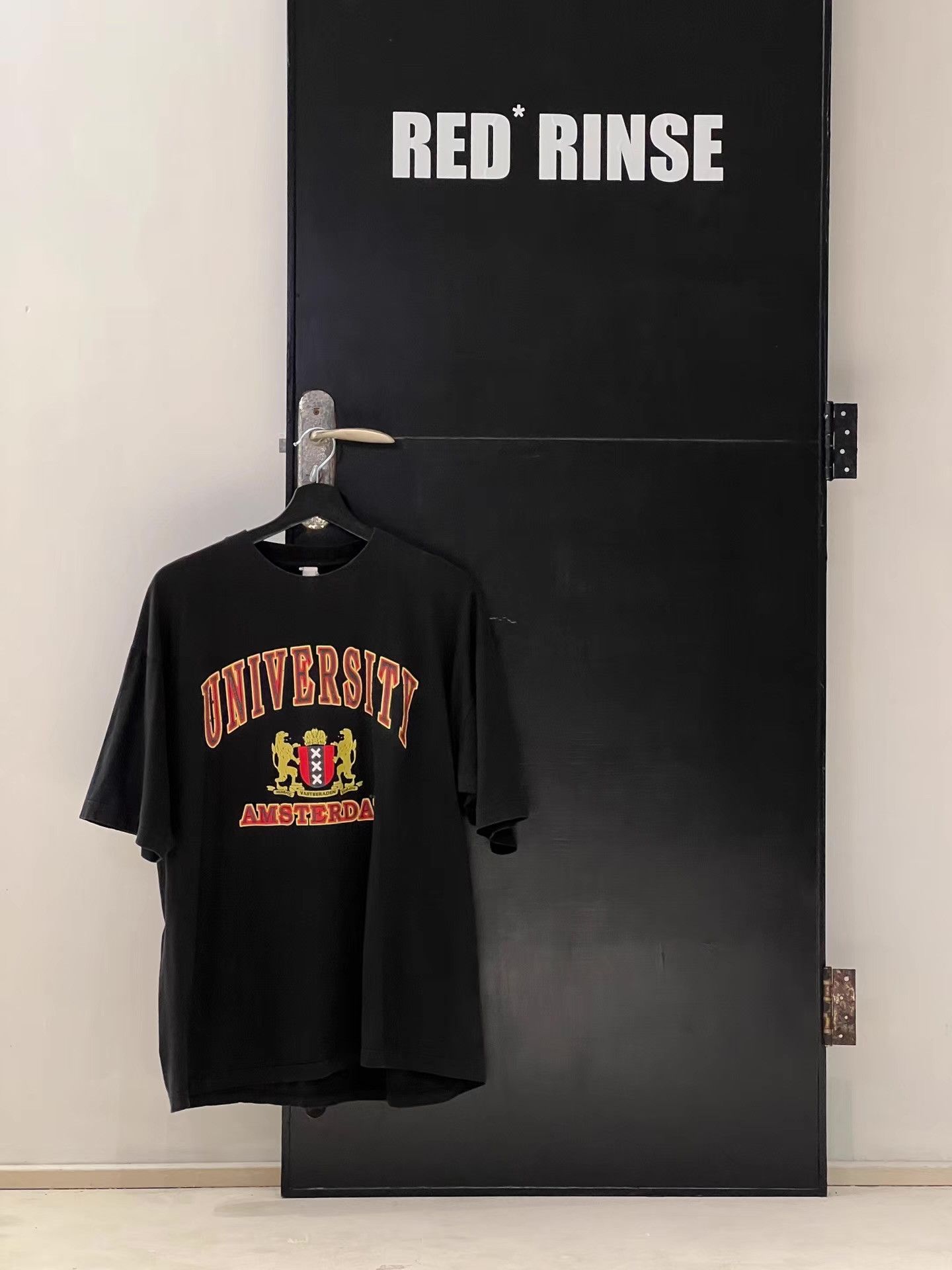 Vintage 90s Vintage Balenciaga Original Short Sleeve T-shirt Q13 Size US L / EU 52-54 / 3 - 7 Thumbnail