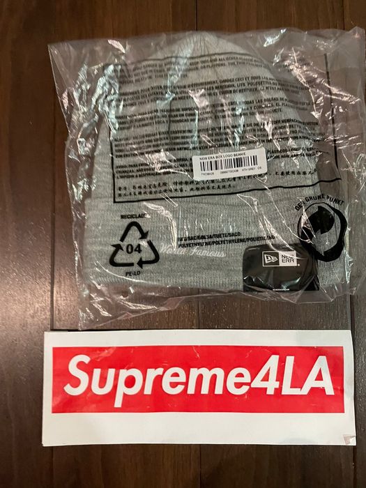 Supreme Supreme 23FW New Era Box Logo Beanie Ash Grey in Hand