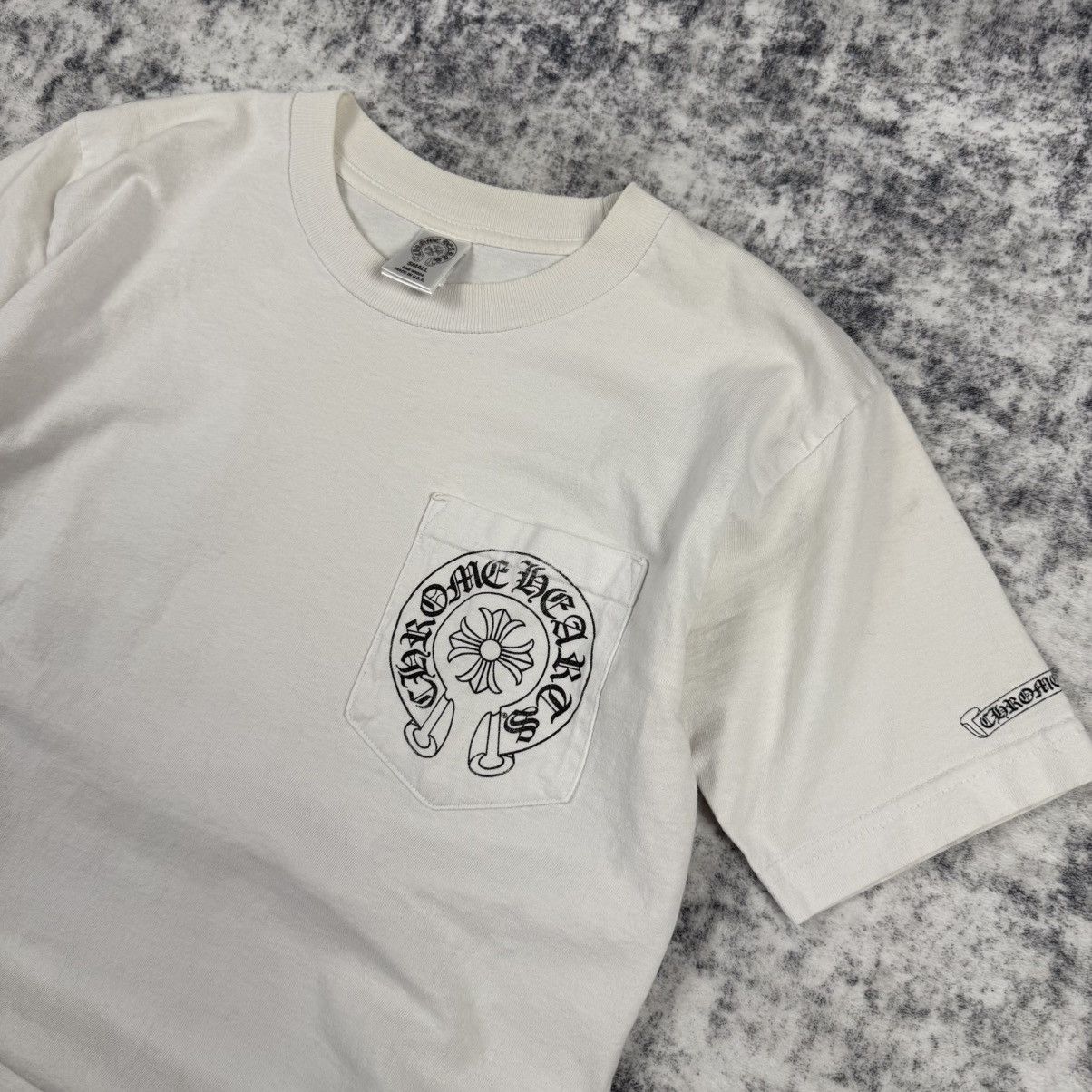 Chrome Hearts Chrome Hearts Vintage Floral Horseshoe Pocket White T-Shirt Size US S / EU 44-46 / 1 - 4 Thumbnail
