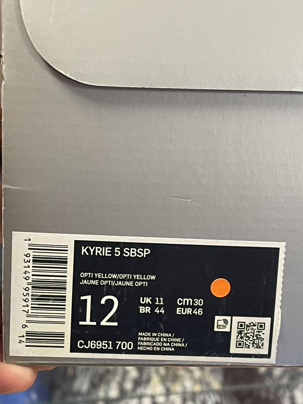Nike Size 12 - Nike Kyrie 5 SpongeBob SquarePants Size US 12 / EU 45 - 11 Thumbnail