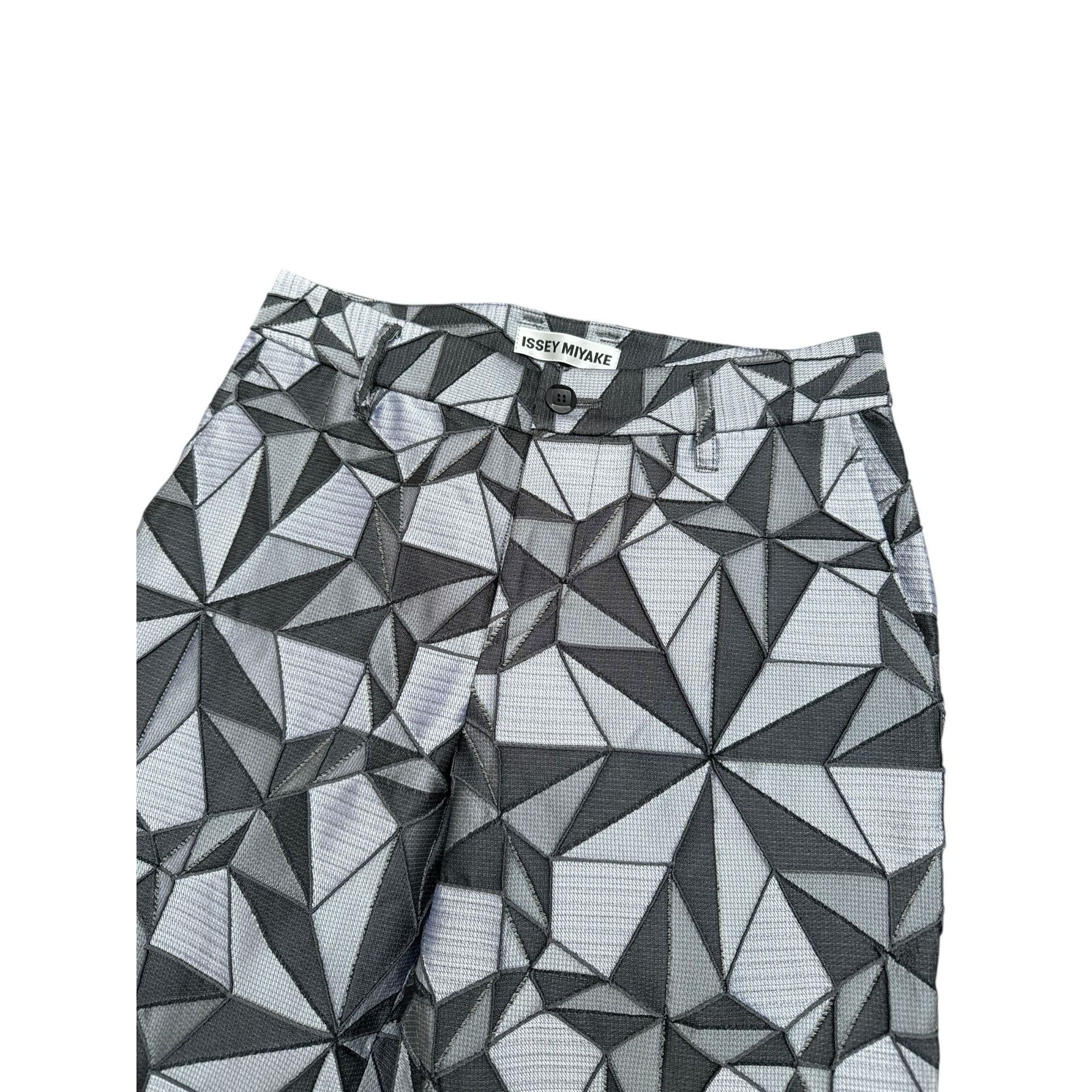 Issey Miyake Issey Miyake Grey/Black “Origami” Geometric Pants Size 1 fit Size 26" / US 2 / IT 38 - 2 Thumbnail