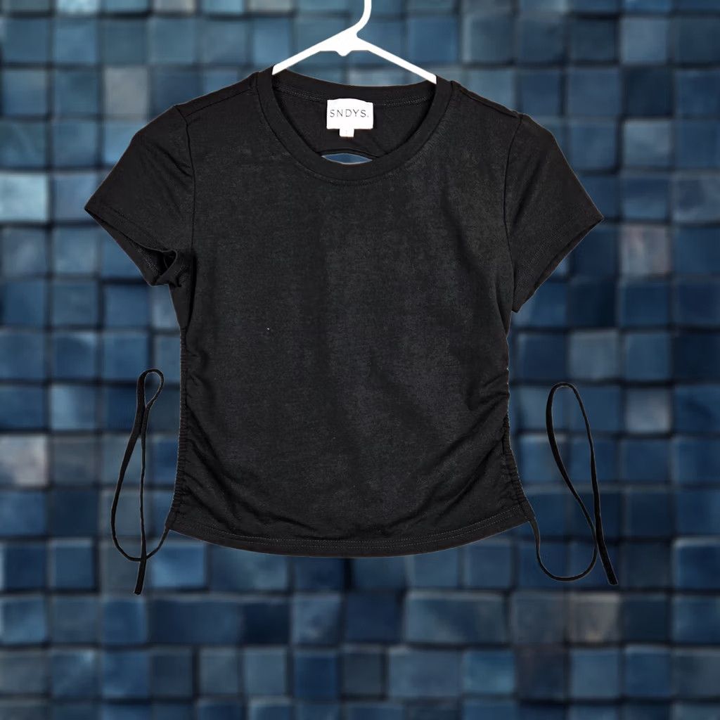 Vintage SNDYS Women's black cropped Round Neck short sleeve tee Size S Size 28" / US 6 / IT 42 - 1 Thumbnail