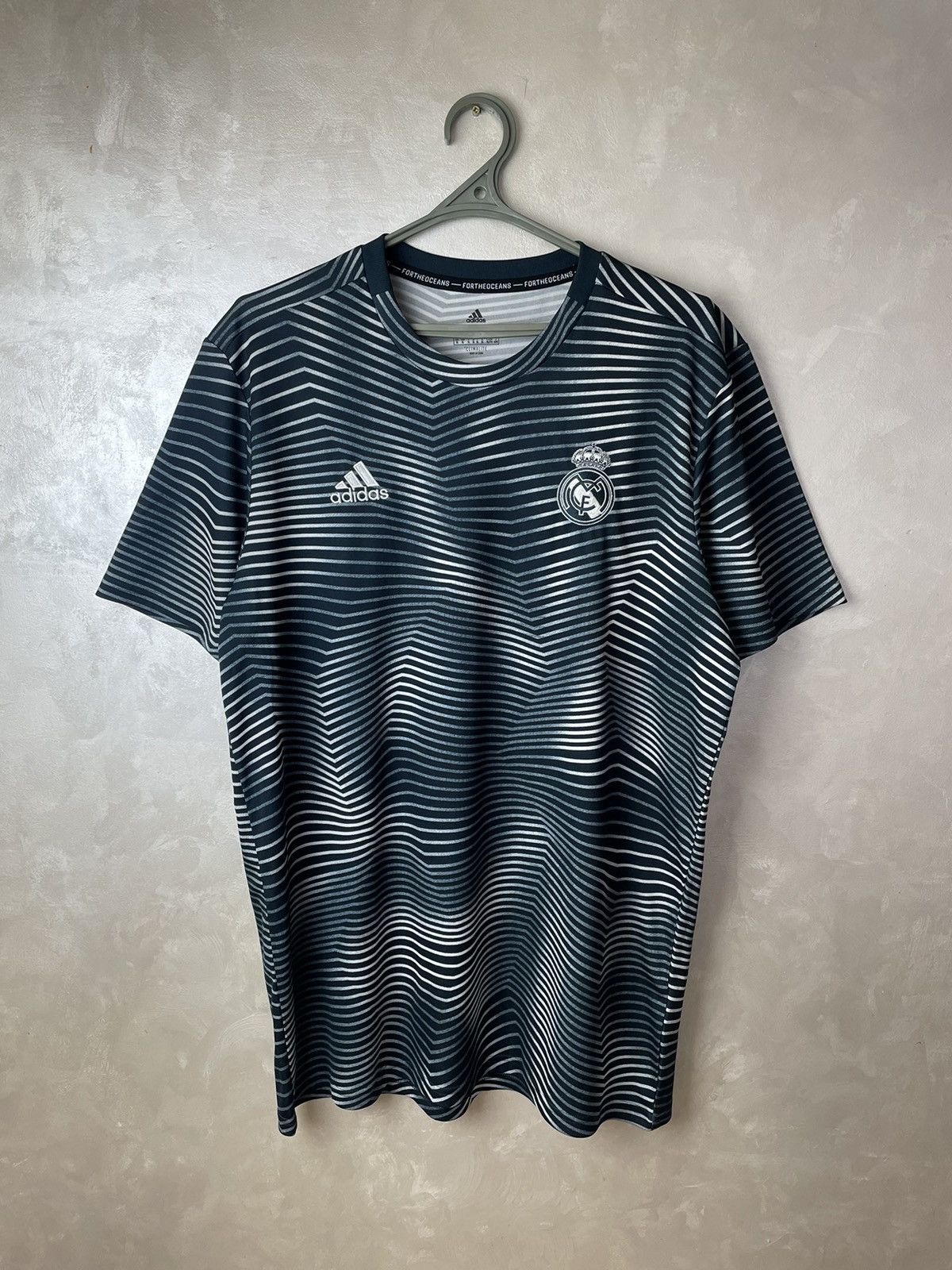 Adidas REAL MADRID 2018/2019 TRAINING SHIRT SOCCER JERSEY ADIDAS XL Size US XL / EU 56 / 4 - 1 Thumbnail