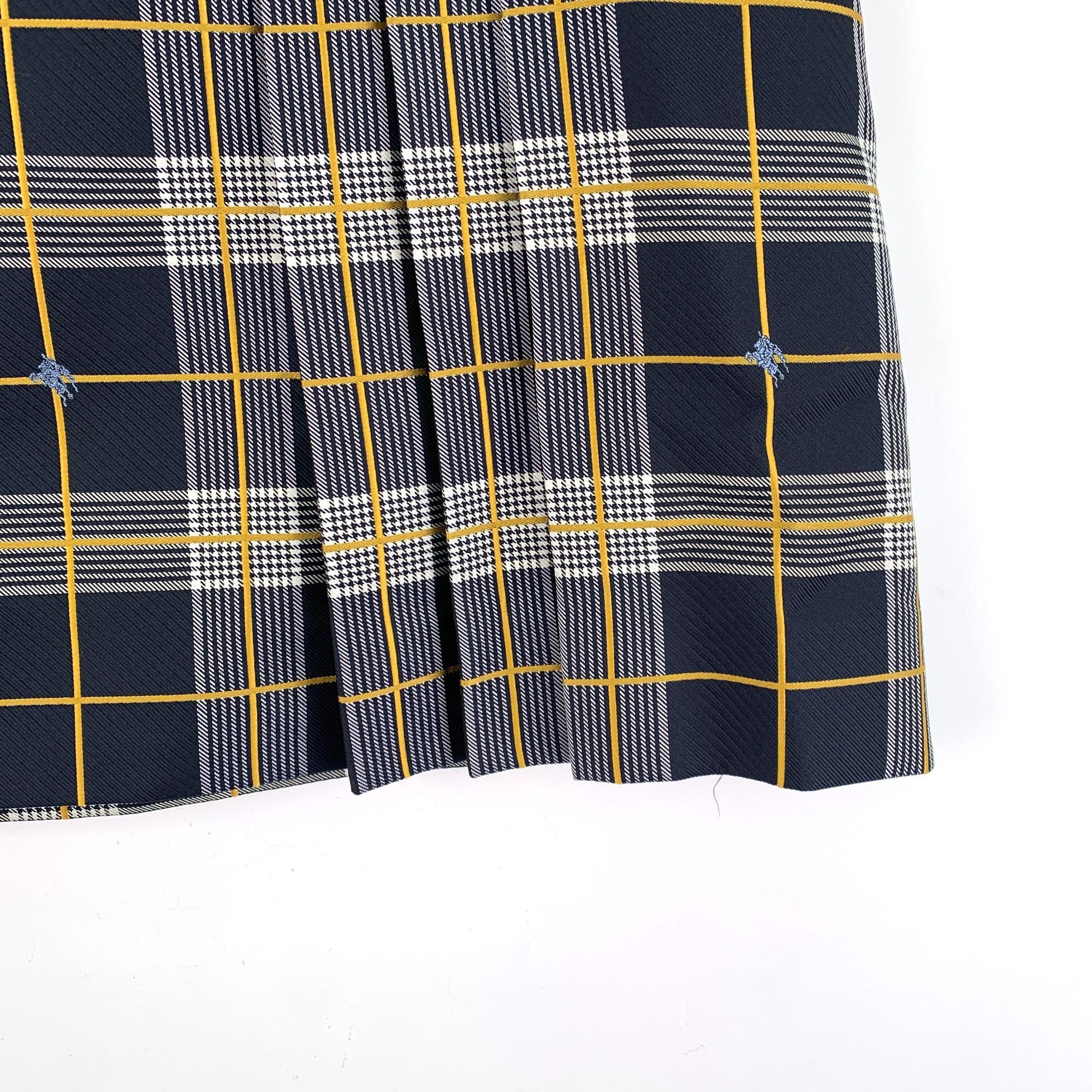 Burberry Burberry Plaid Pleated Skirt With Embroidery UK 10 / US 8 Po Size 30" / US 8 / IT 44 - 4 Thumbnail