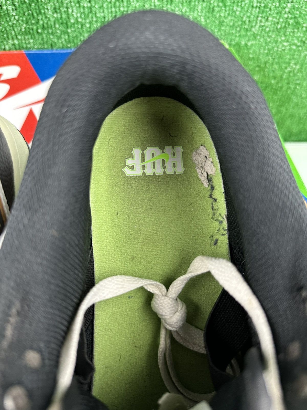 Nike SB Nike SB Dunk Low x HUF San Francisco Size 9.5 Size US 9.5 / EU 42-43 - 6 Thumbnail