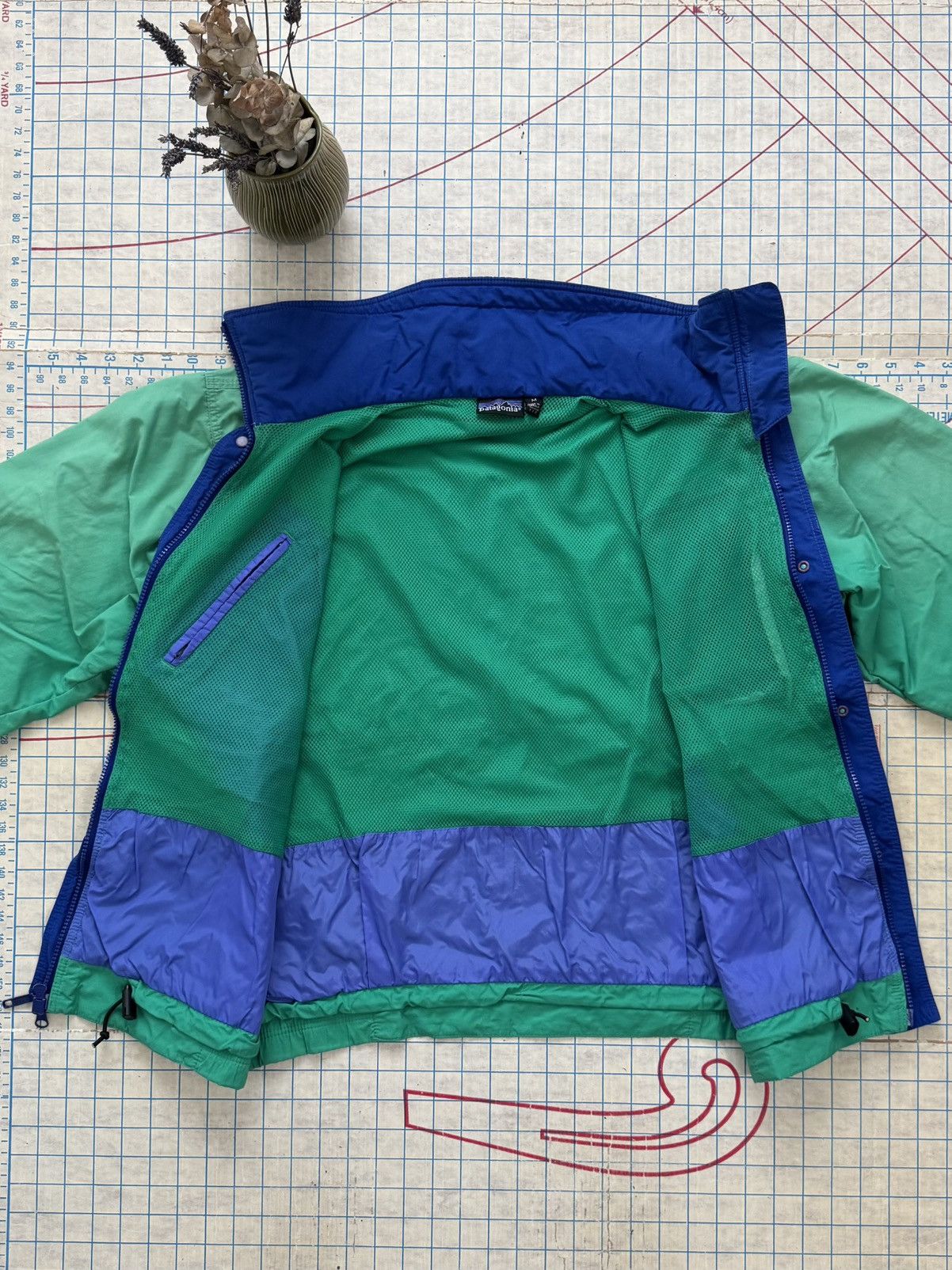 Patagonia Vintage Patagonia Faded Green Shell Jacket Size Medium Size US M / EU 48-50 / 2 - 7 Thumbnail