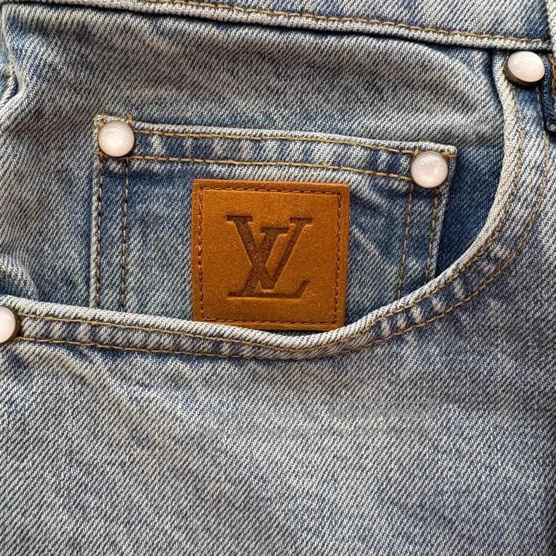 Louis Vuitton Louis Vuitton Washed button-down open-seam denim pants Size US 32 / EU 48 - 8 Thumbnail