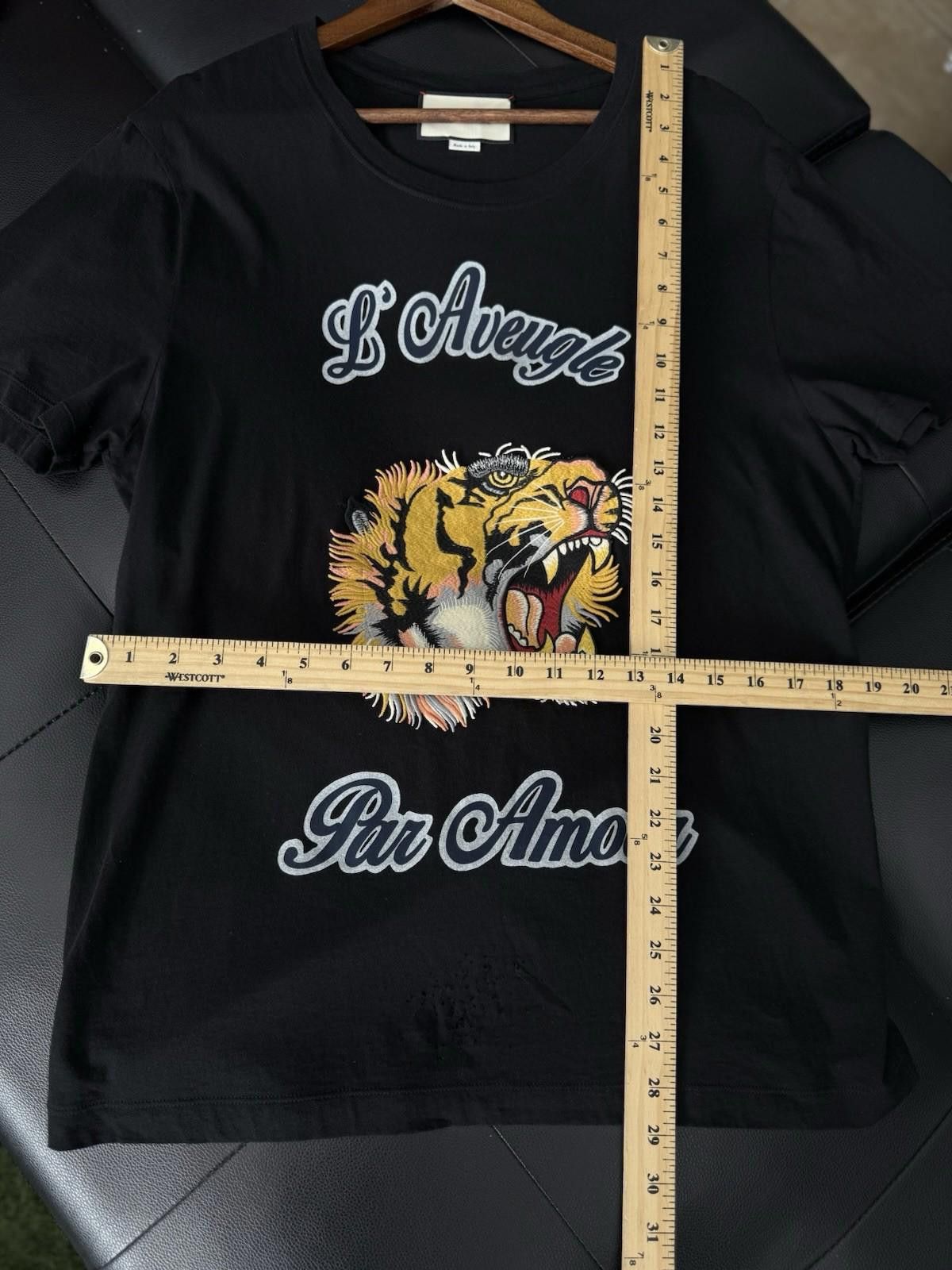 Gucci GUCCI Lion Embroidered T-shirt Size Medium “Tiny Holes” Size US M / EU 48-50 / 2 - 12 Thumbnail